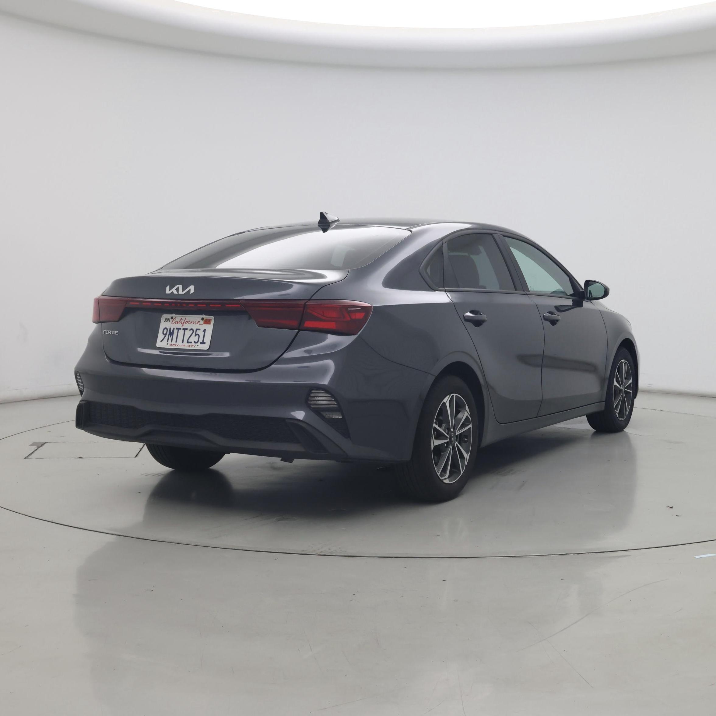 Thumbnail: 2024 Kia Forte - 8