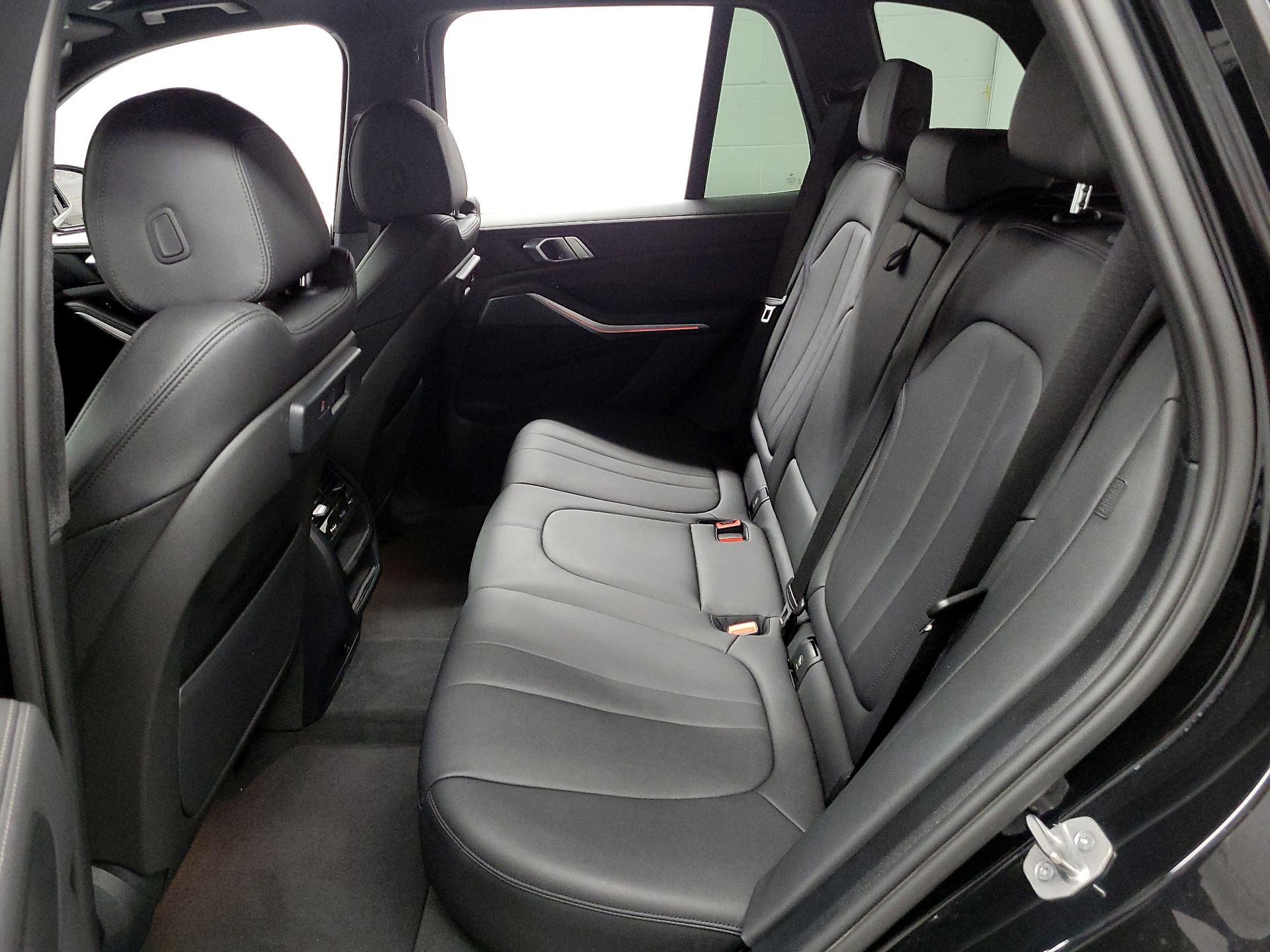 Thumbnail: 2022 BMW X5 - 17