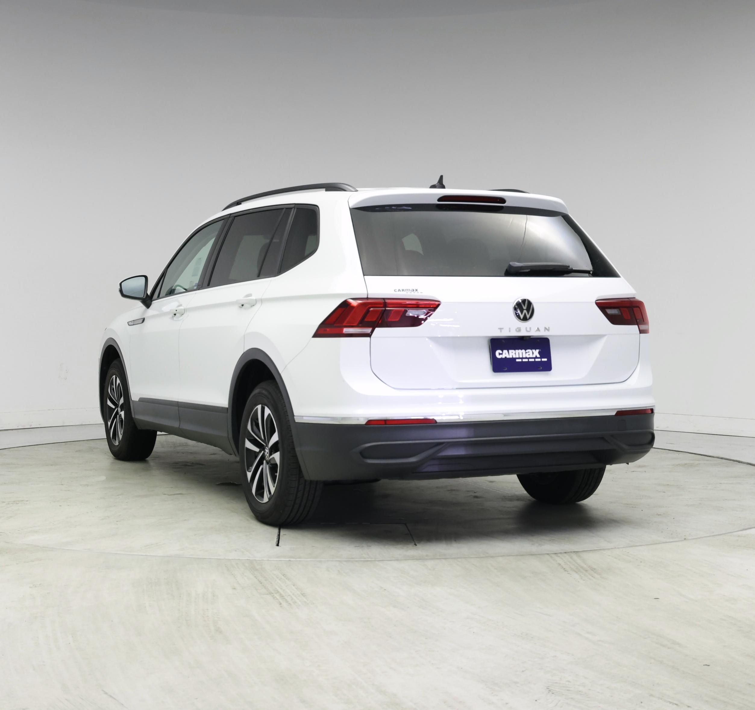 Thumbnail: 2022 Volkswagen Tiguan - 2