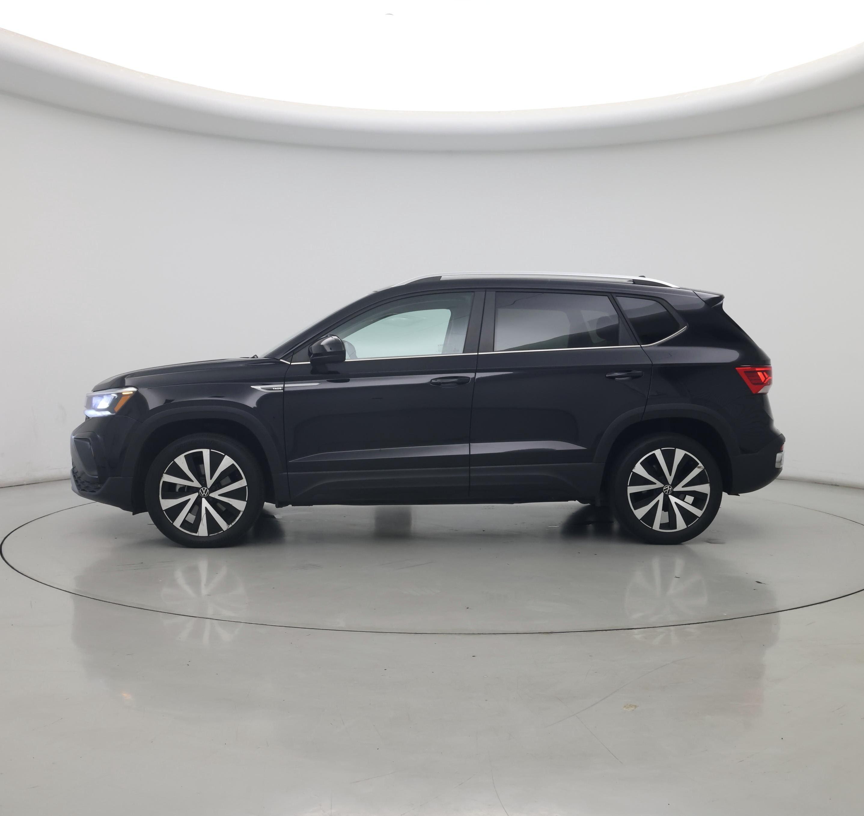 Thumbnail: 2022 Volkswagen Taos - 3