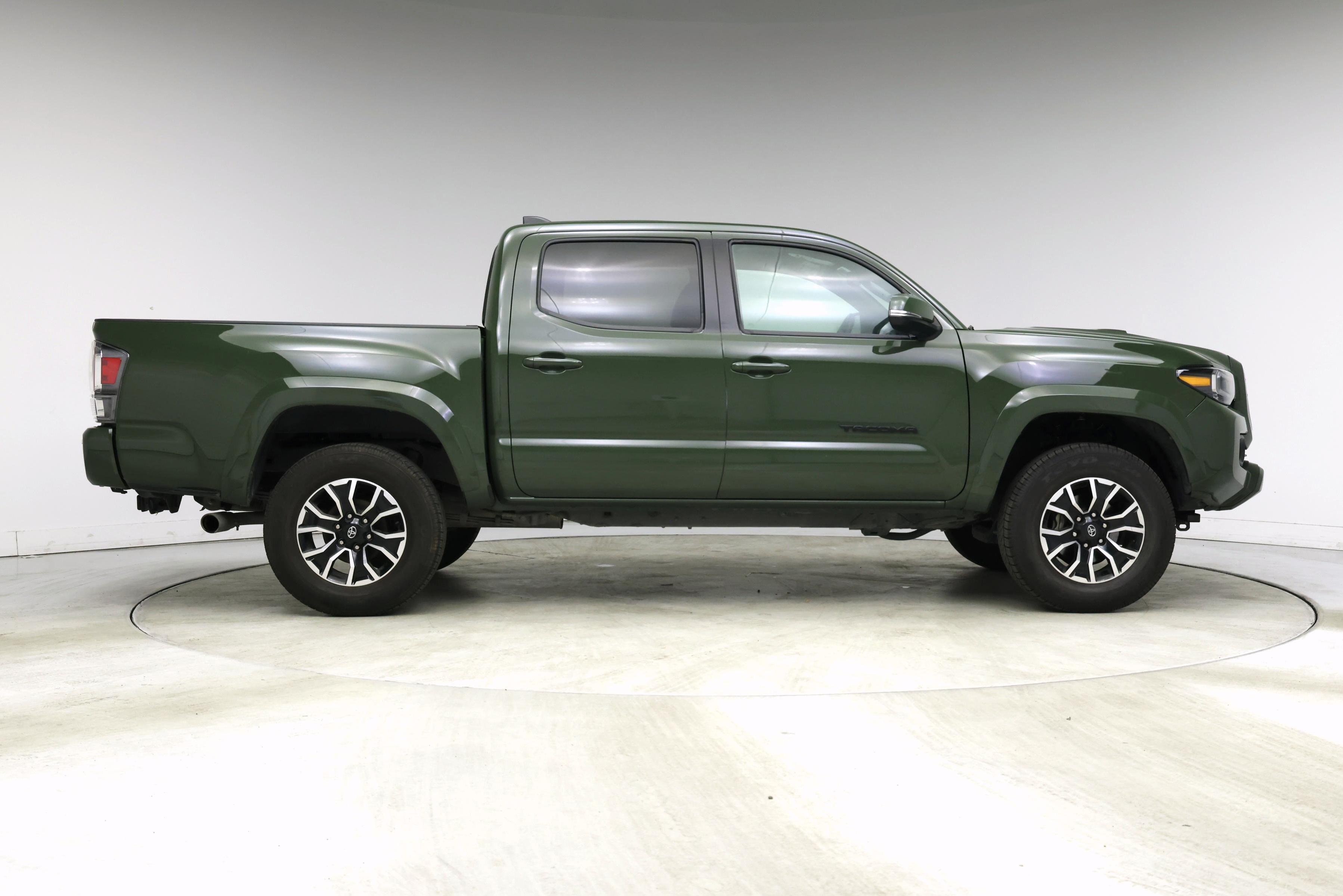 Thumbnail: 2022 Toyota Tacoma - 7