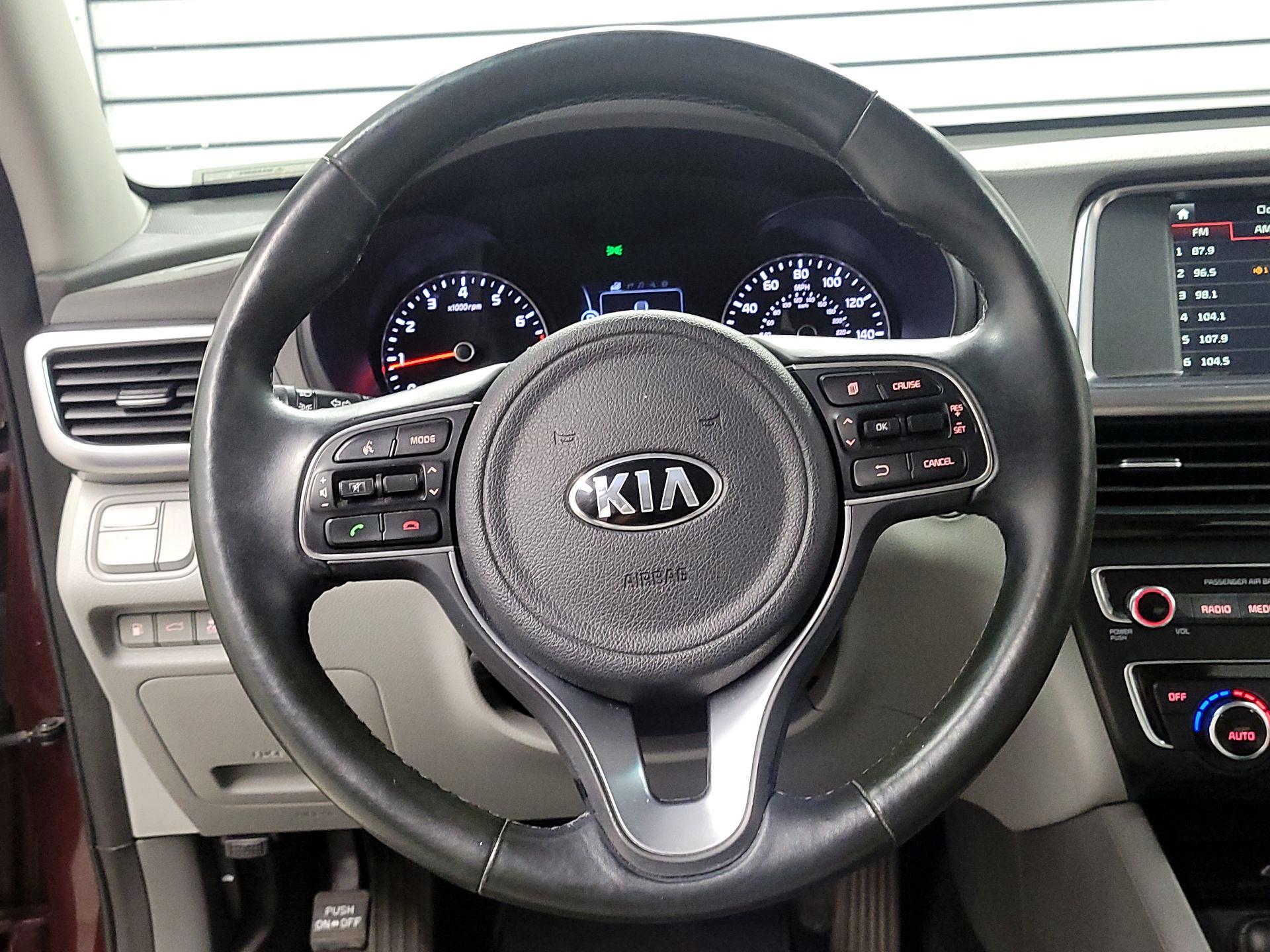 Thumbnail: 2016 Kia Optima - 10