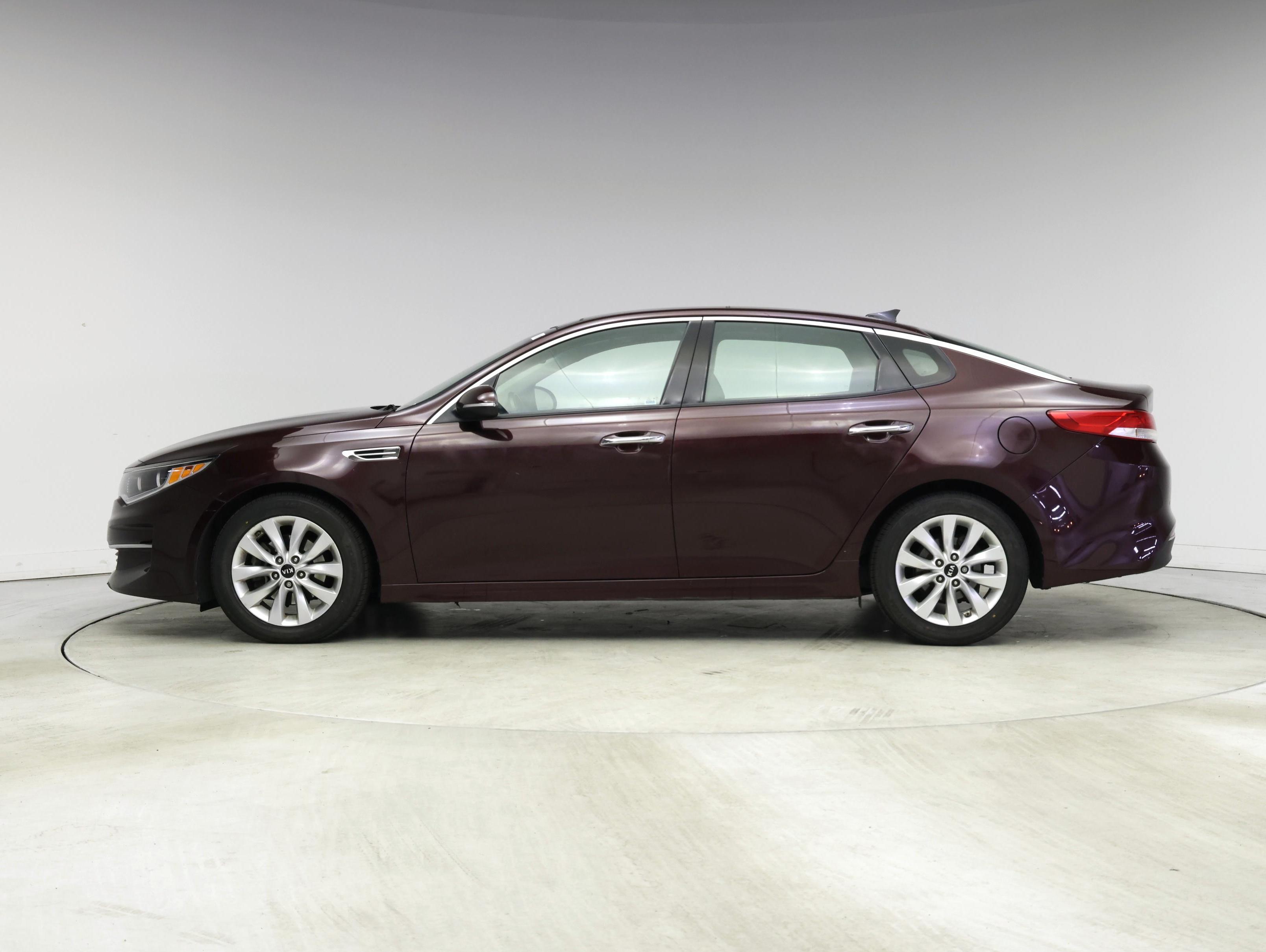 Thumbnail: 2016 Kia Optima - 3
