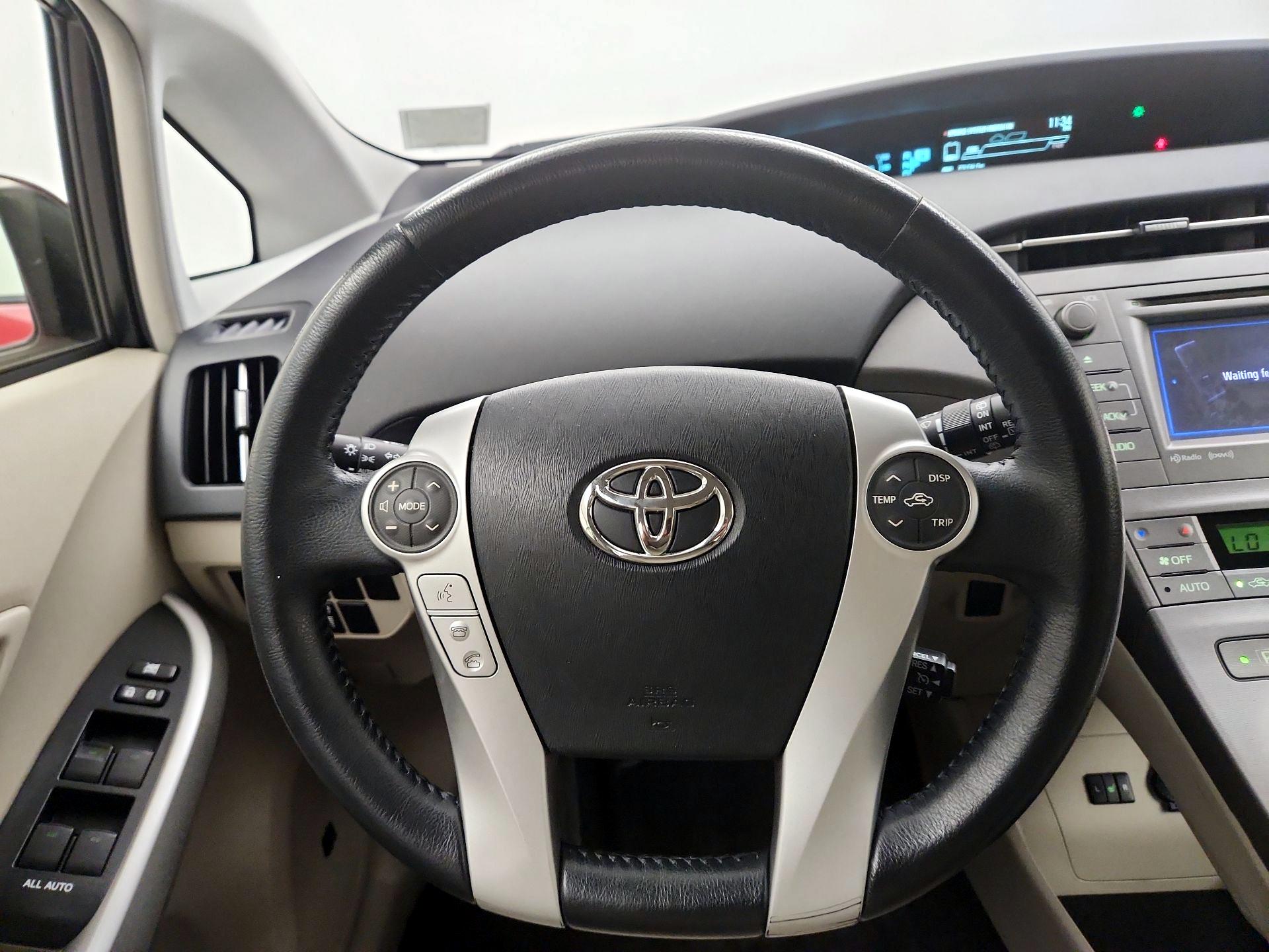 Thumbnail: 2014 Toyota Prius - 10