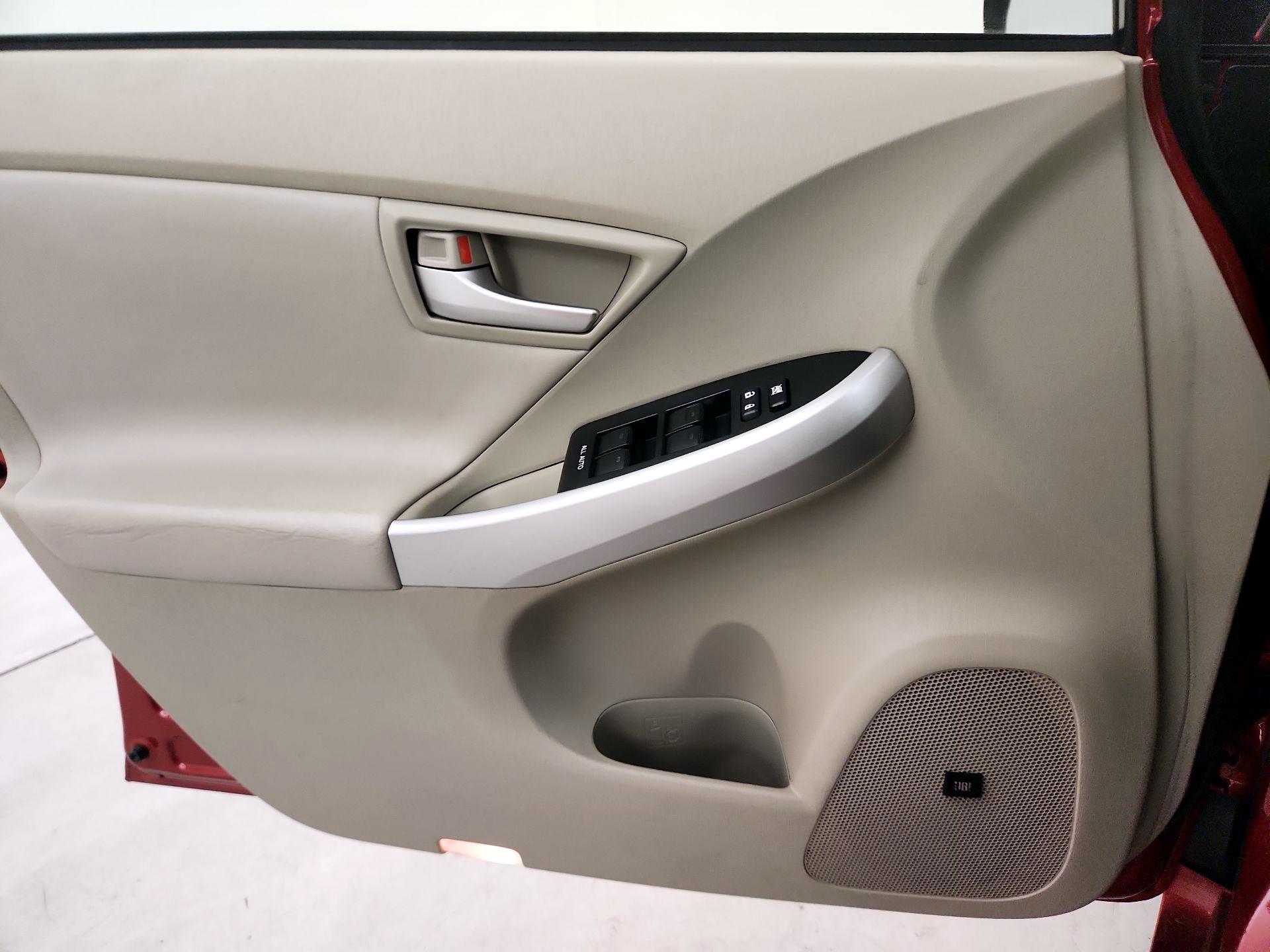 Thumbnail: 2014 Toyota Prius - 12