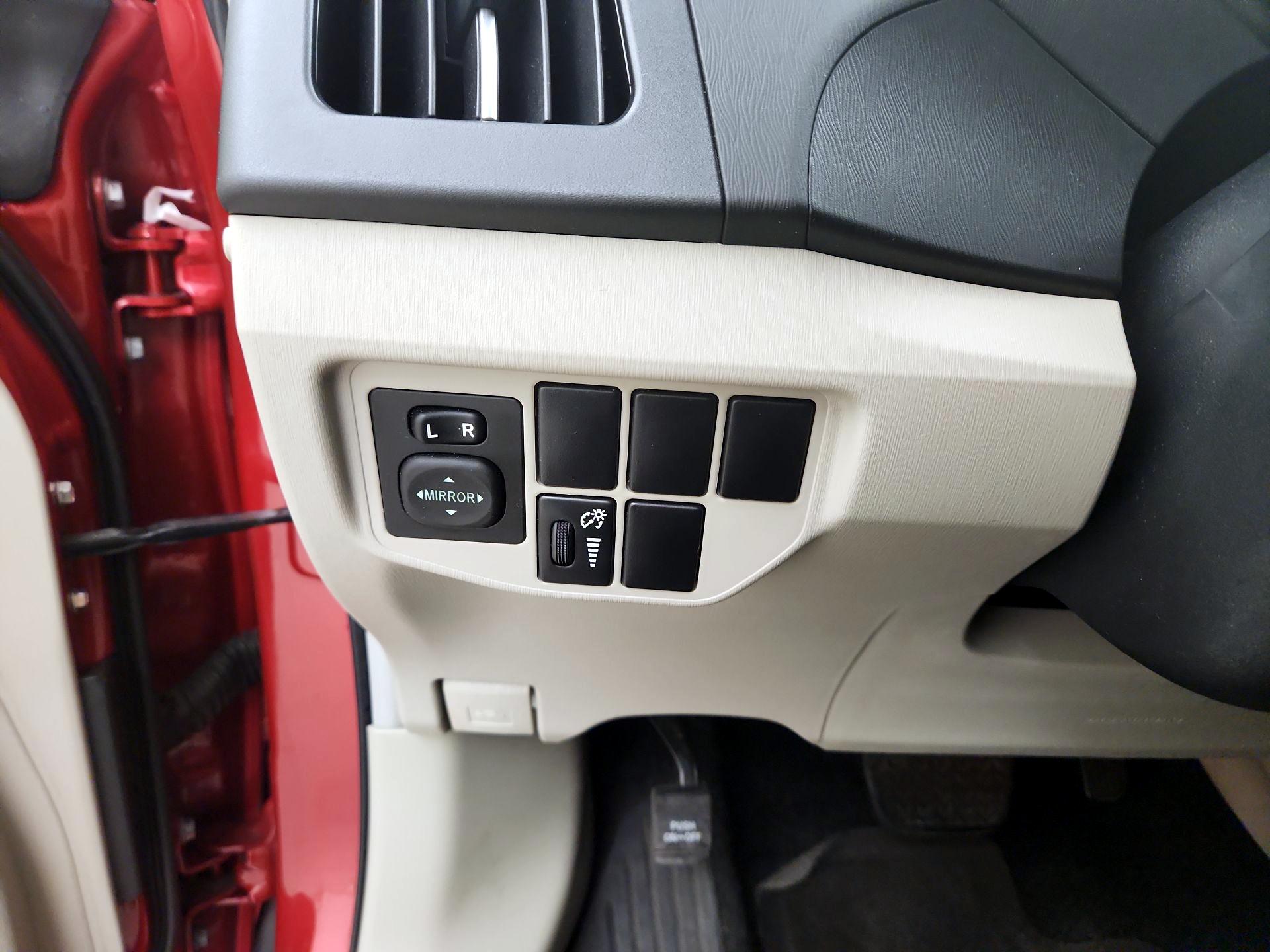 Thumbnail: 2014 Toyota Prius - 13