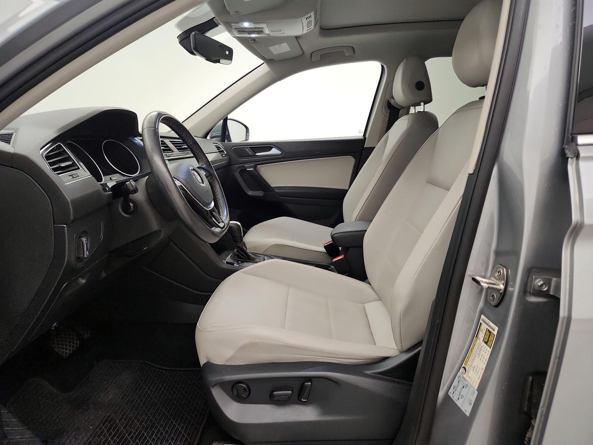 Thumbnail: 2021 Volkswagen Tiguan - 11