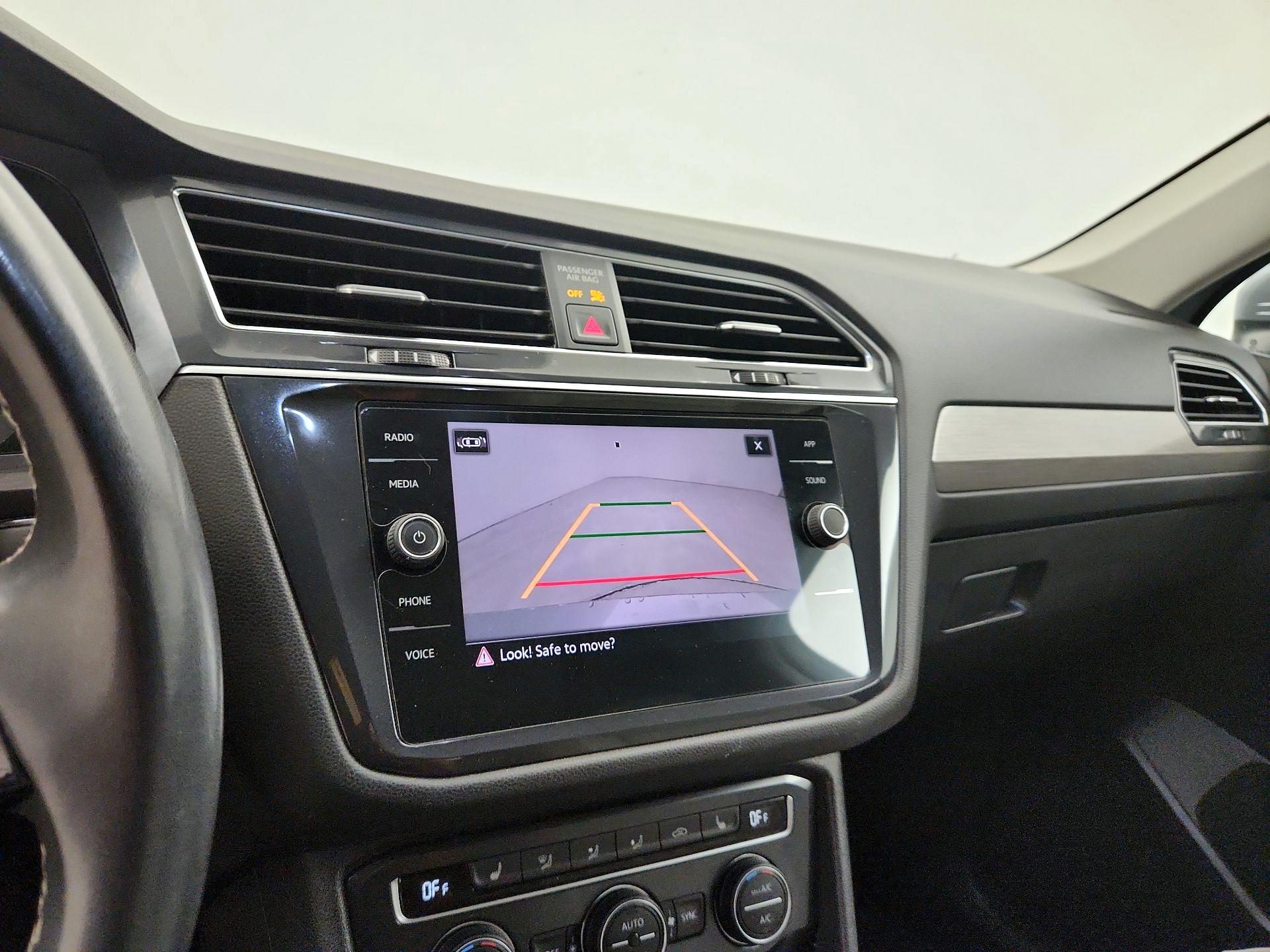 Thumbnail: 2021 Volkswagen Tiguan - 14