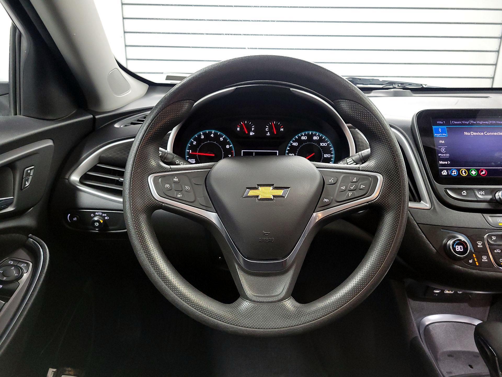 Thumbnail: 2022 Chevrolet Malibu - 10