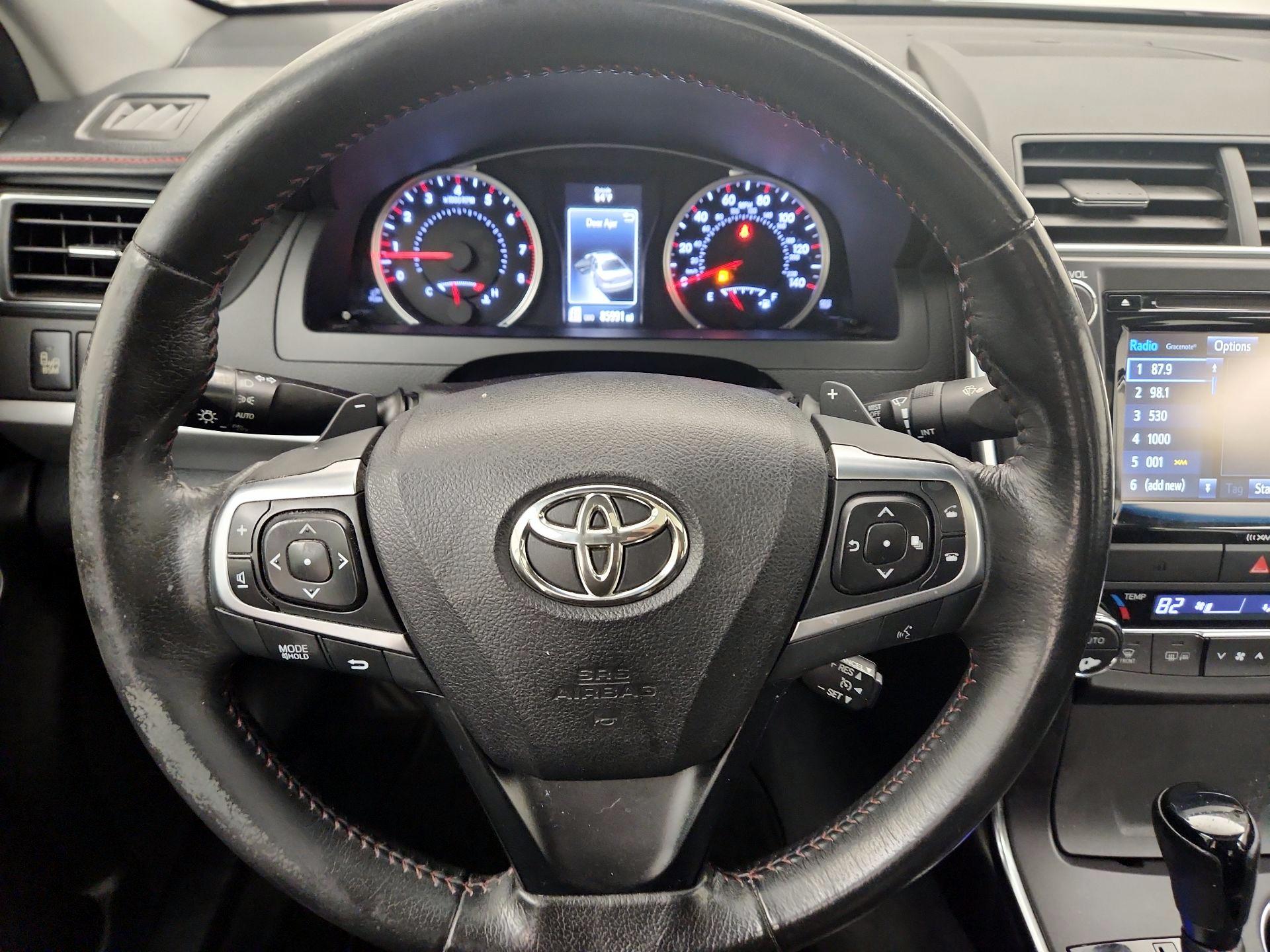 Thumbnail: 2016 Toyota Camry - 10