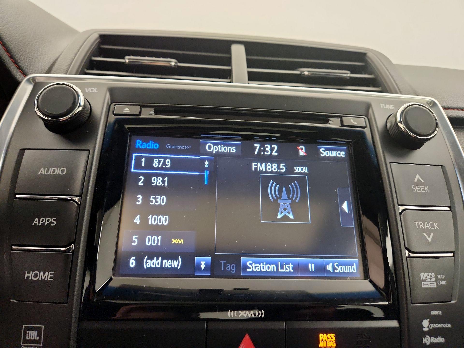 Thumbnail: 2016 Toyota Camry - 15