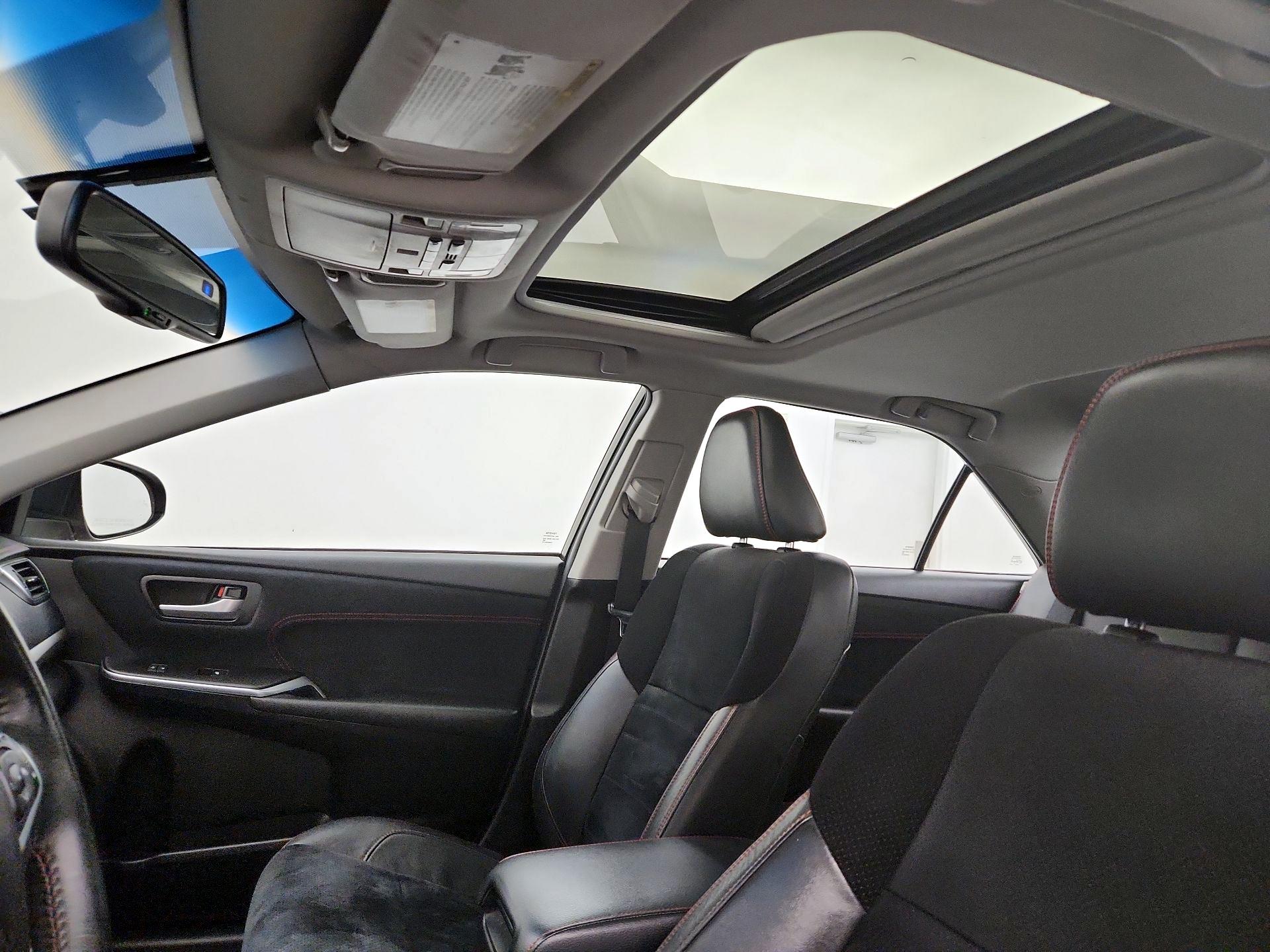 Thumbnail: 2016 Toyota Camry - 19