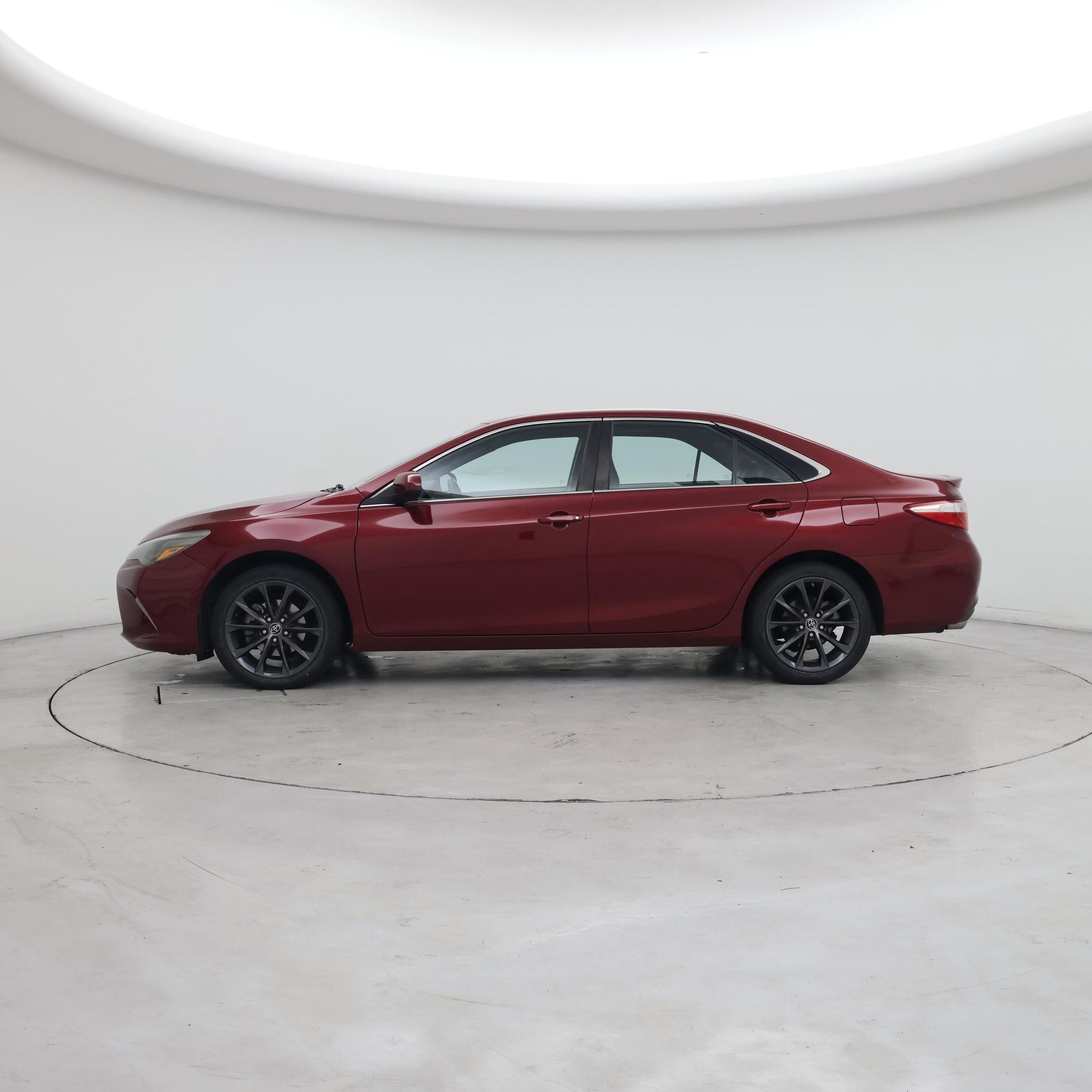 Thumbnail: 2016 Toyota Camry - 3