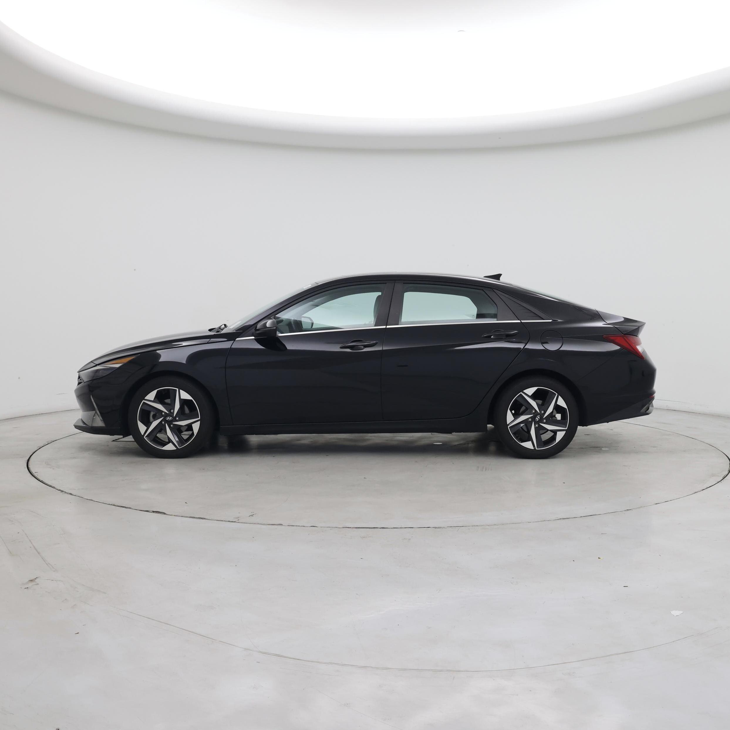 Thumbnail: 2021 Hyundai Elantra - 3