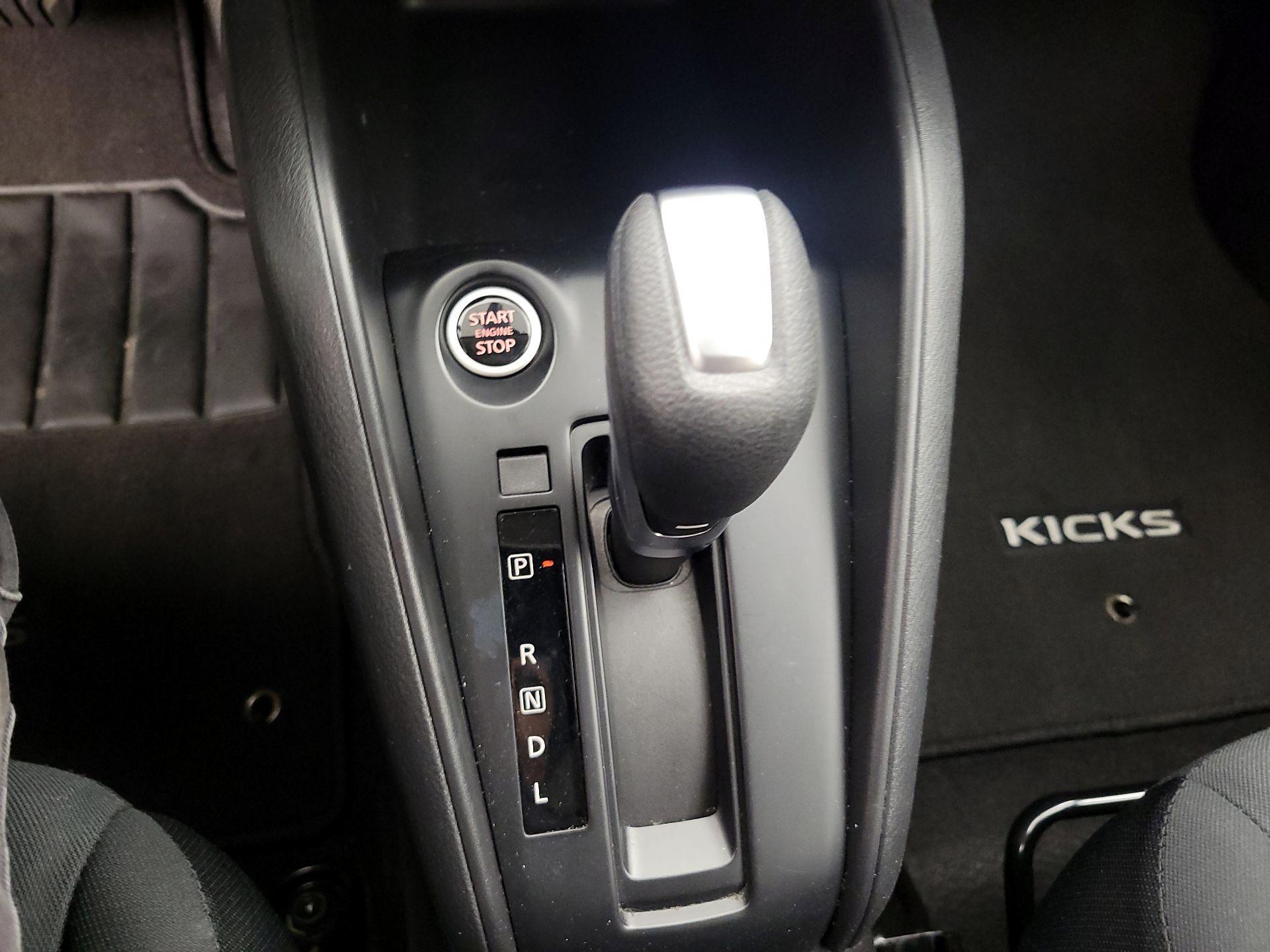 Thumbnail: 2023 Nissan Kicks - 17
