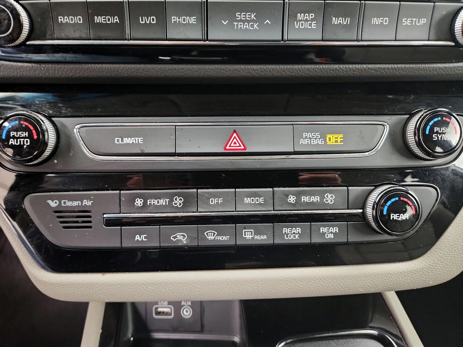 Thumbnail: 2016 Kia Sedona - 17