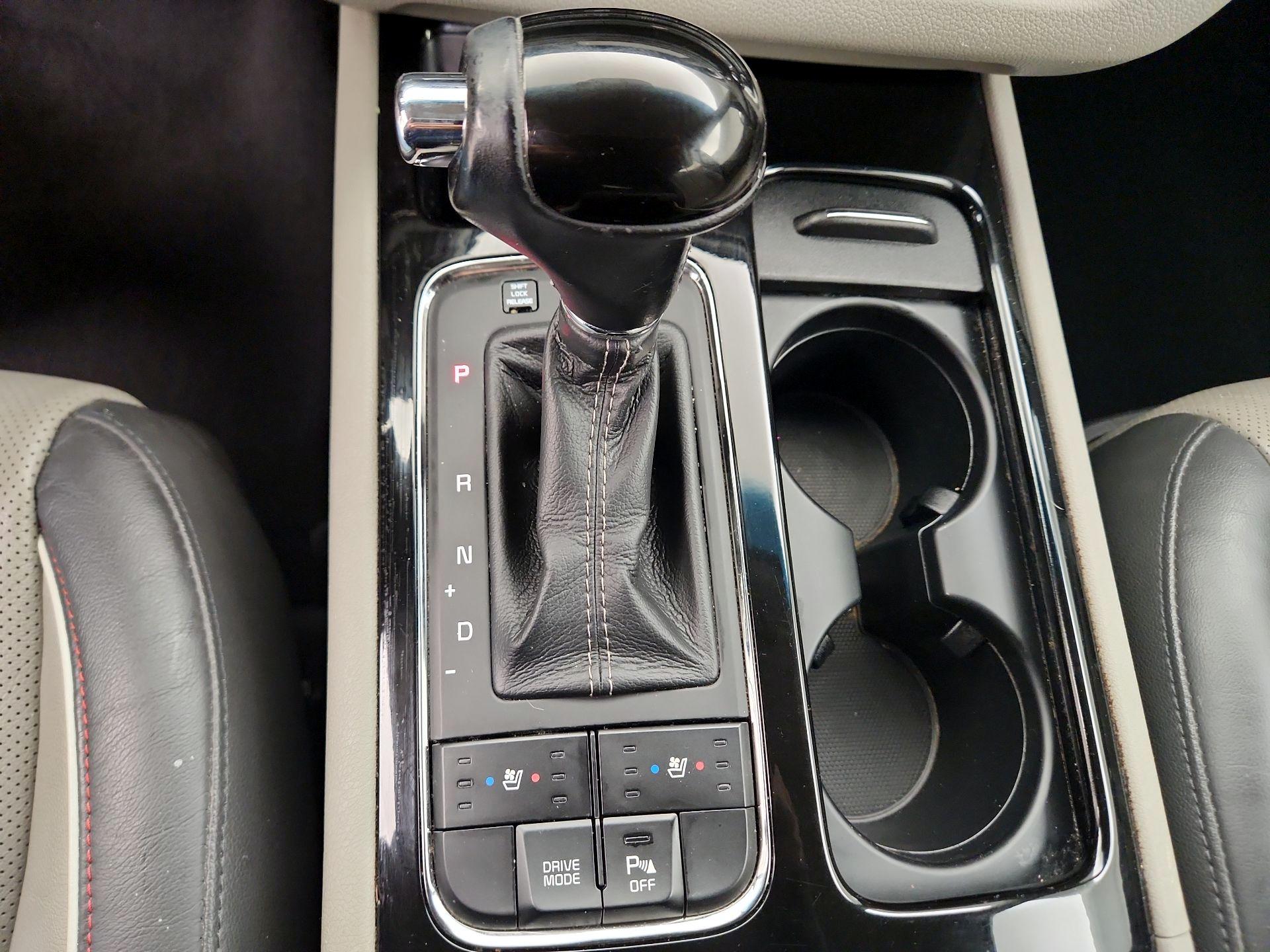 Thumbnail: 2016 Kia Sedona - 18