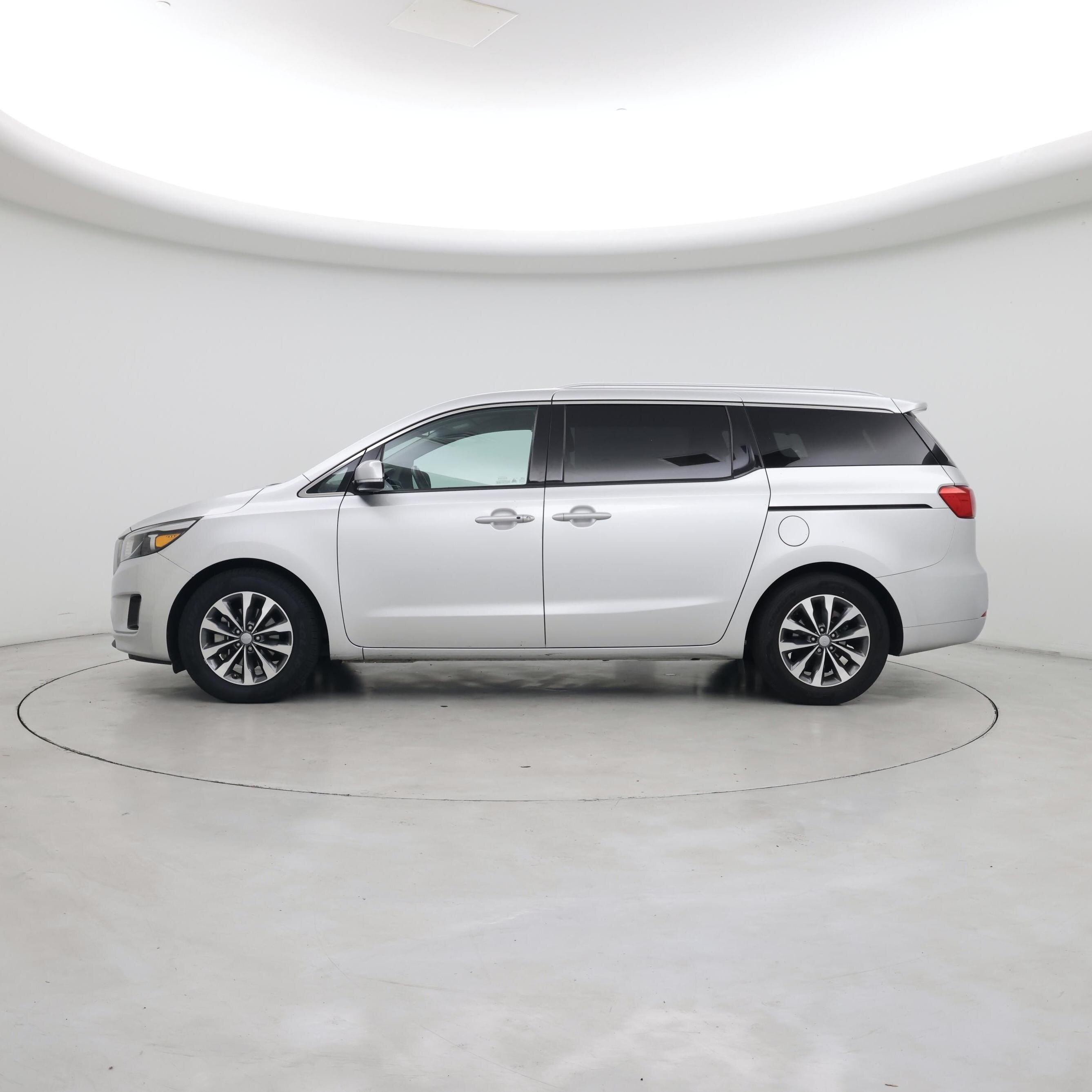 Thumbnail: 2016 Kia Sedona - 3