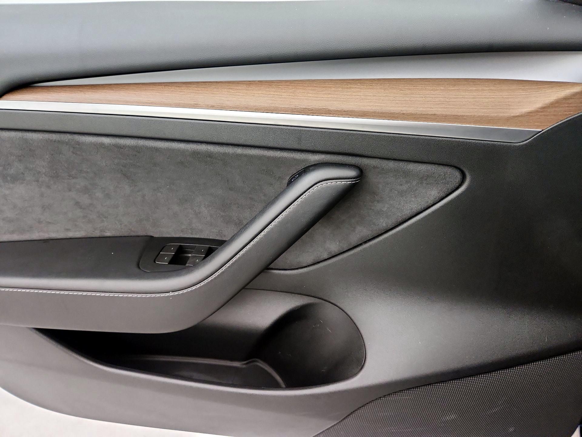 Thumbnail: 2023 Tesla Model 3 - 12