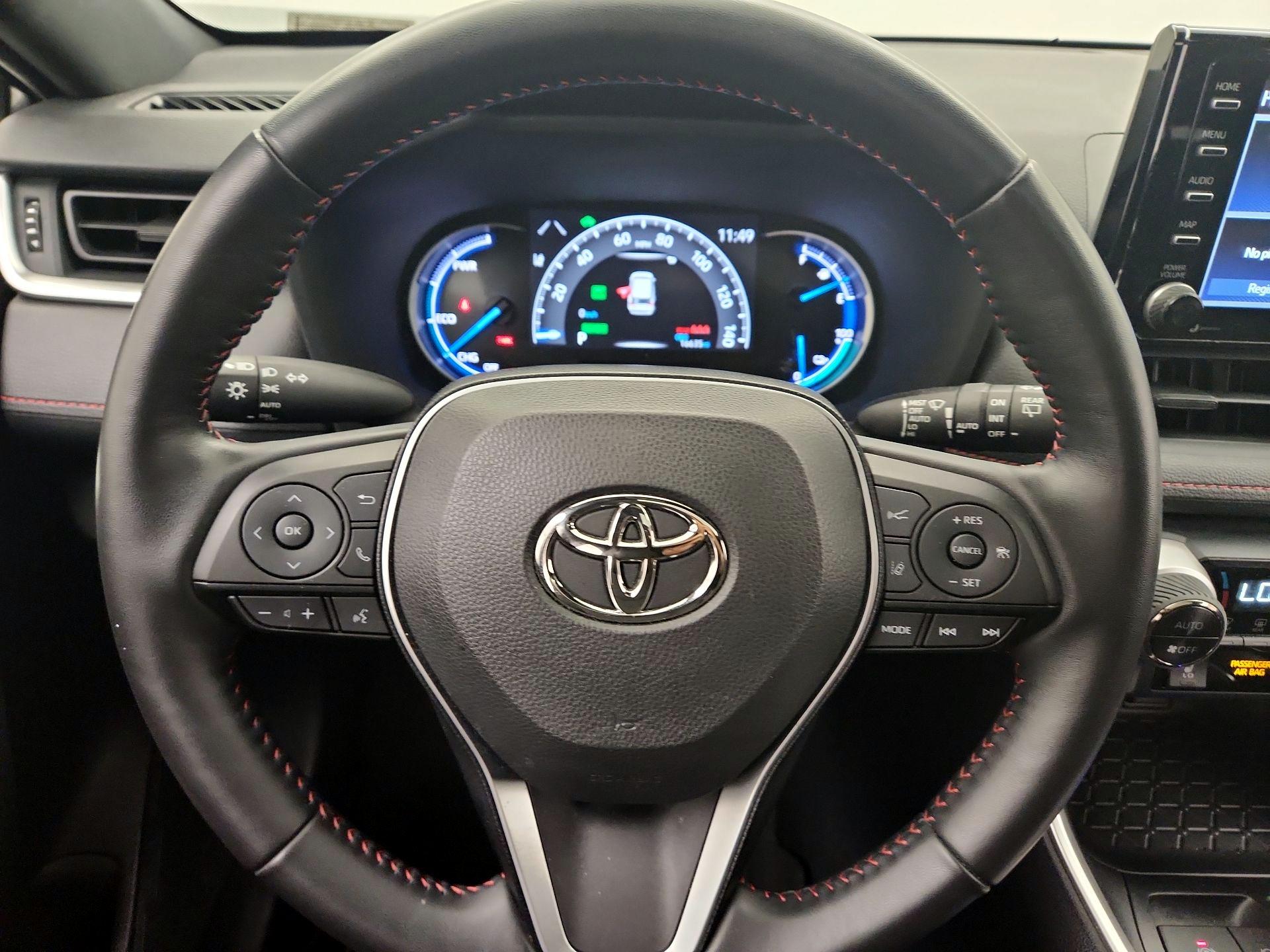 Thumbnail: 2021 Toyota RAV4 - 10