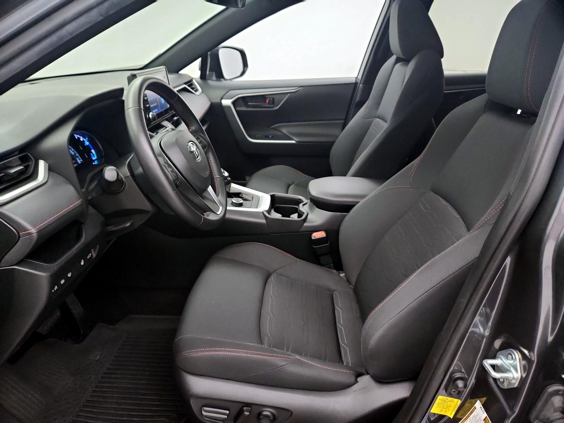 Thumbnail: 2021 Toyota RAV4 - 11