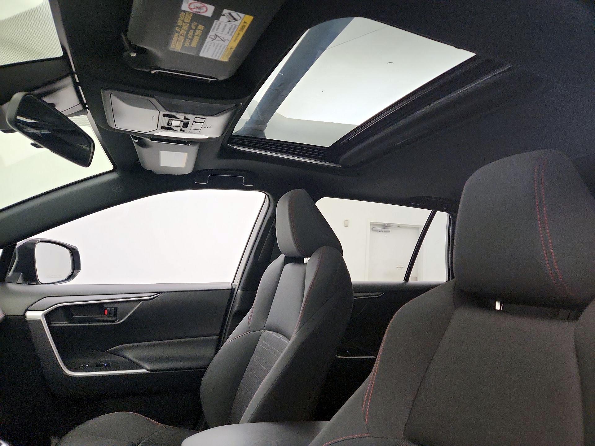 Thumbnail: 2021 Toyota RAV4 - 19