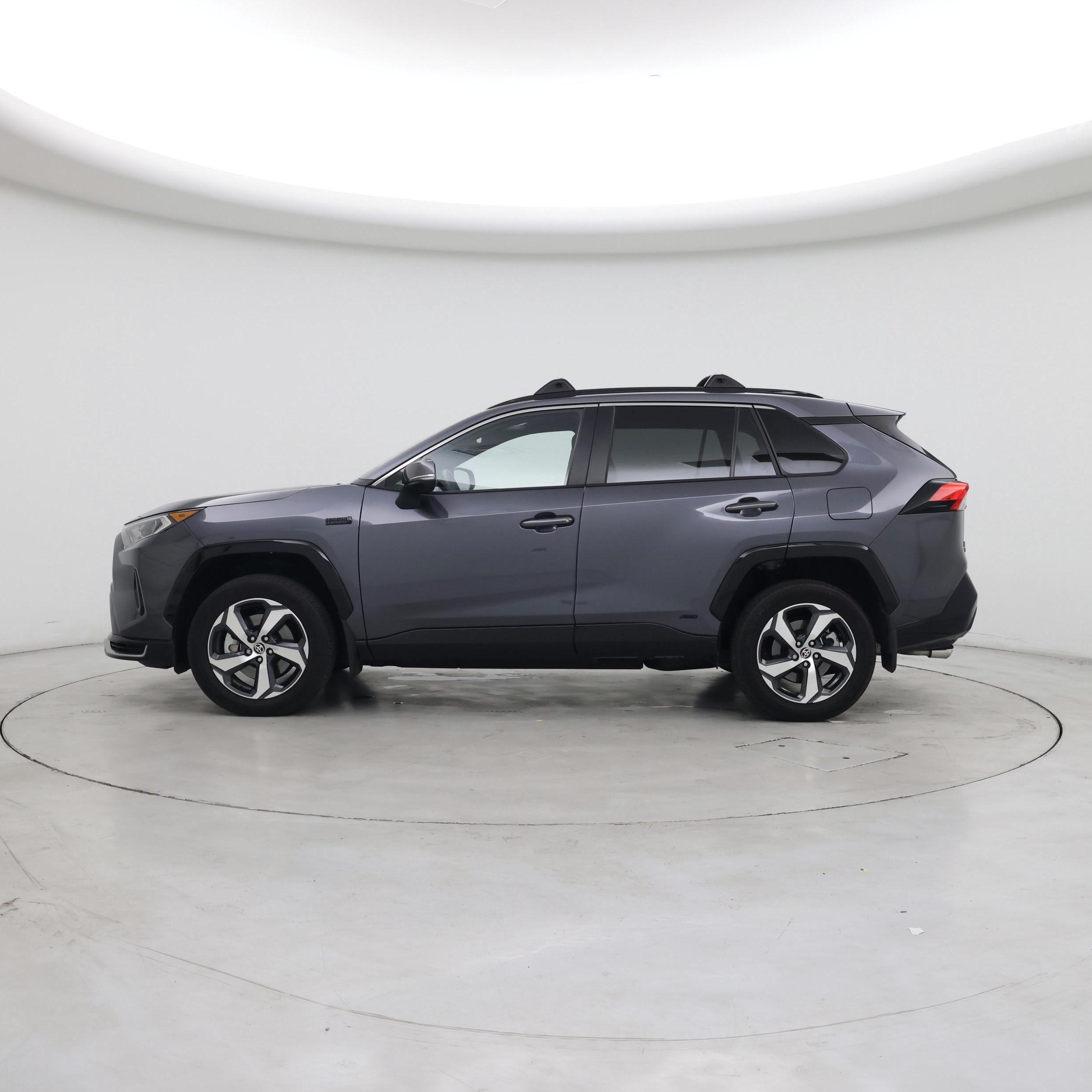 Thumbnail: 2021 Toyota RAV4 - 3