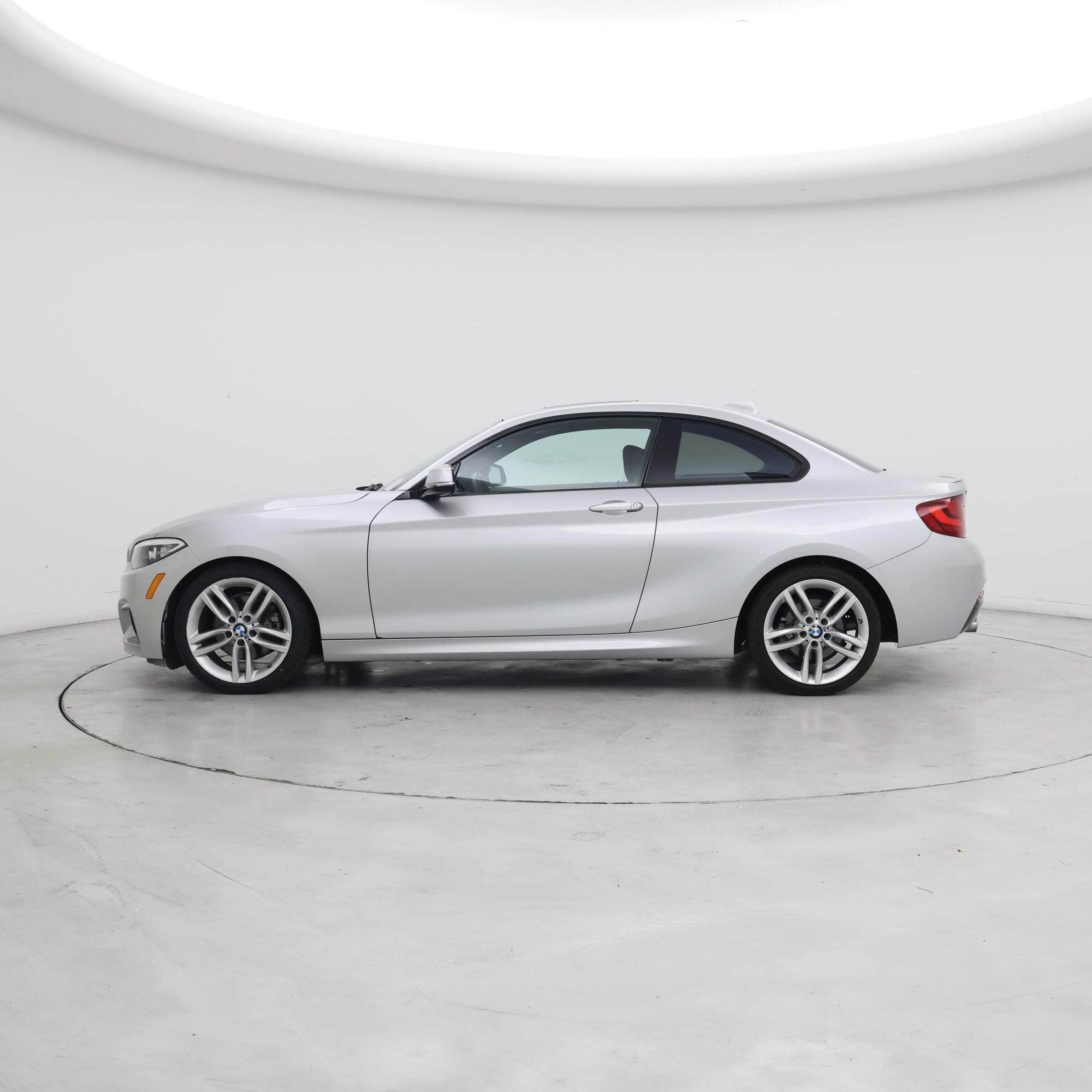 Thumbnail: 2016 BMW 2 Series - 3