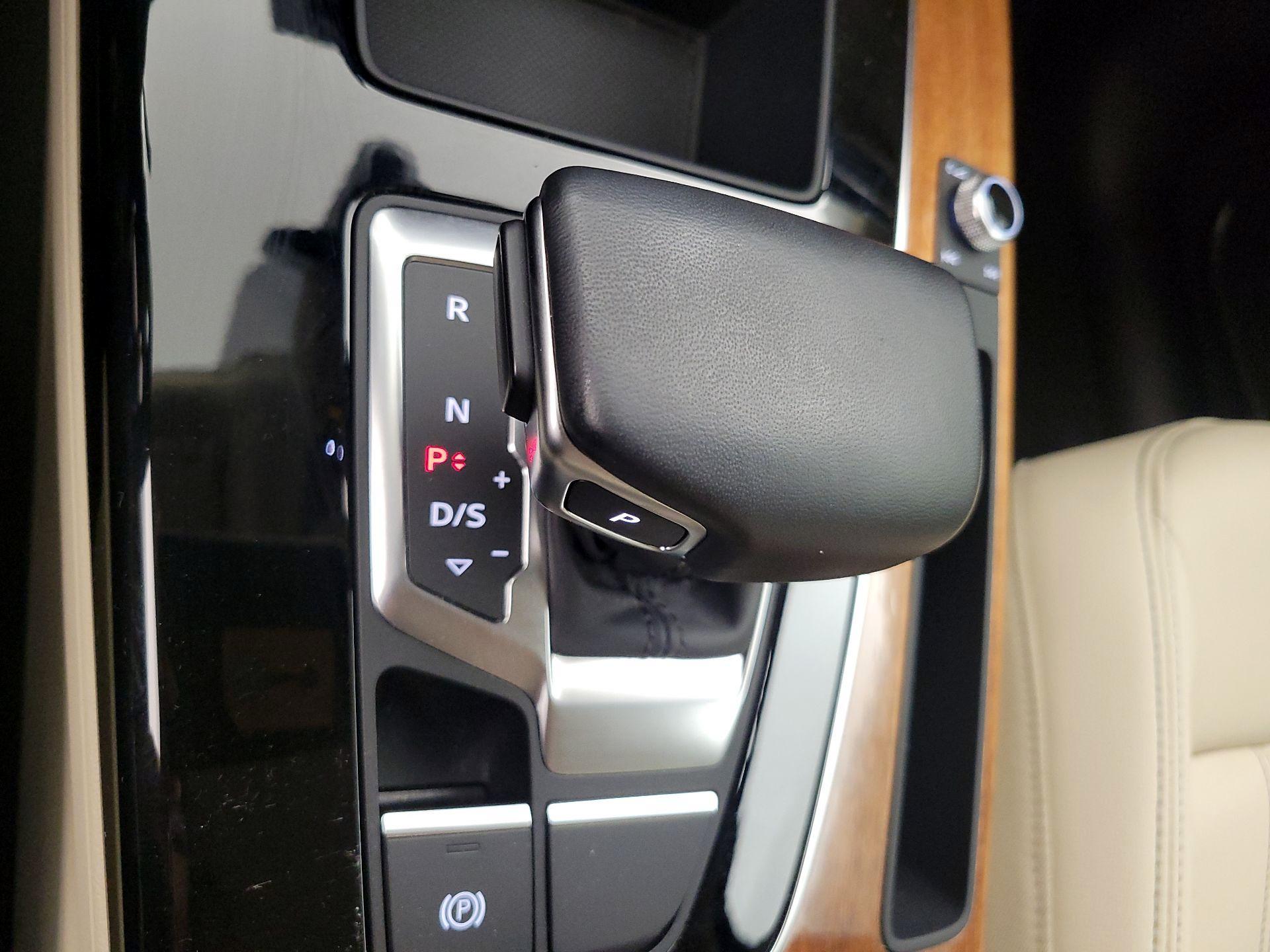 Thumbnail: 2023 Audi Q5 - 17