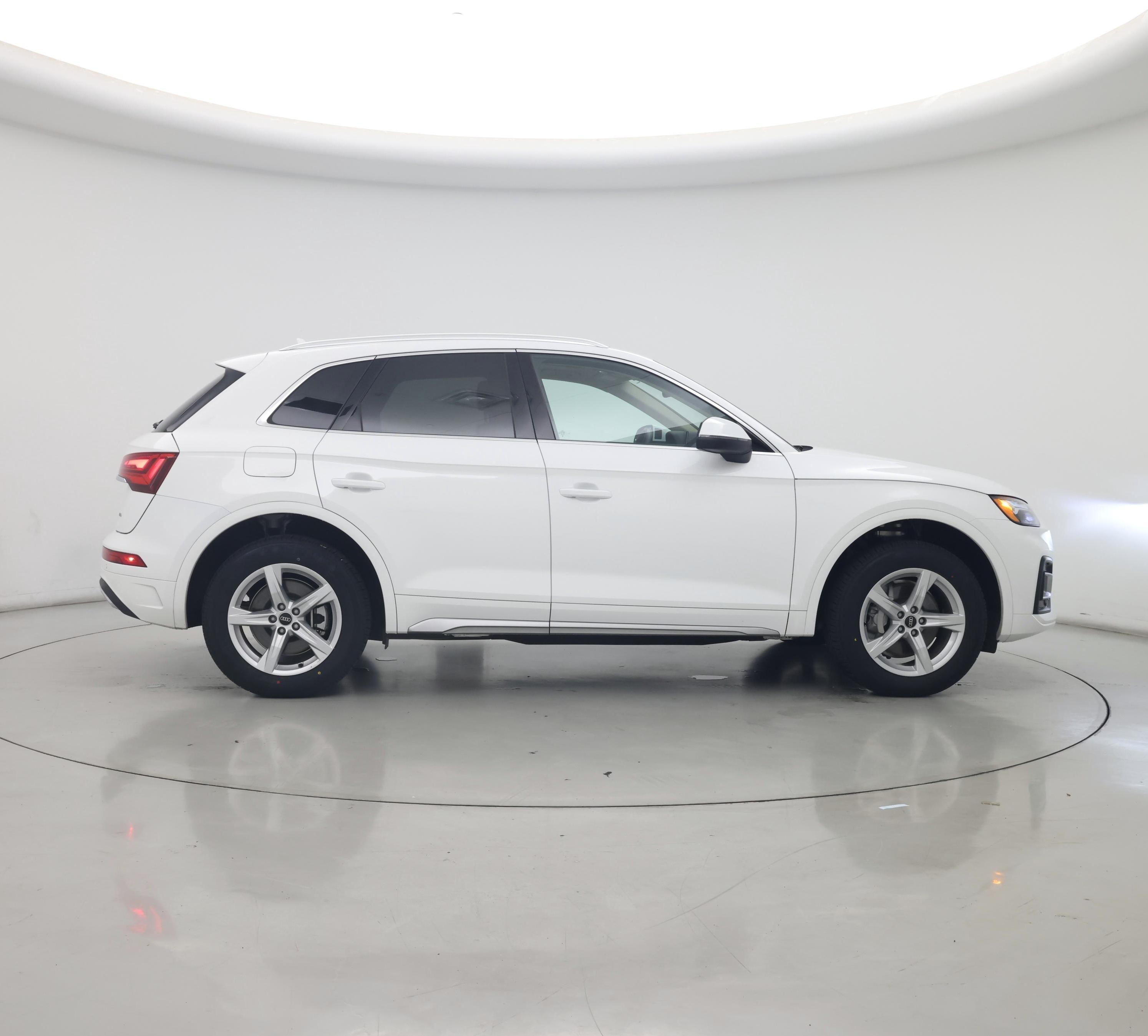 Thumbnail: 2023 Audi Q5 - 7