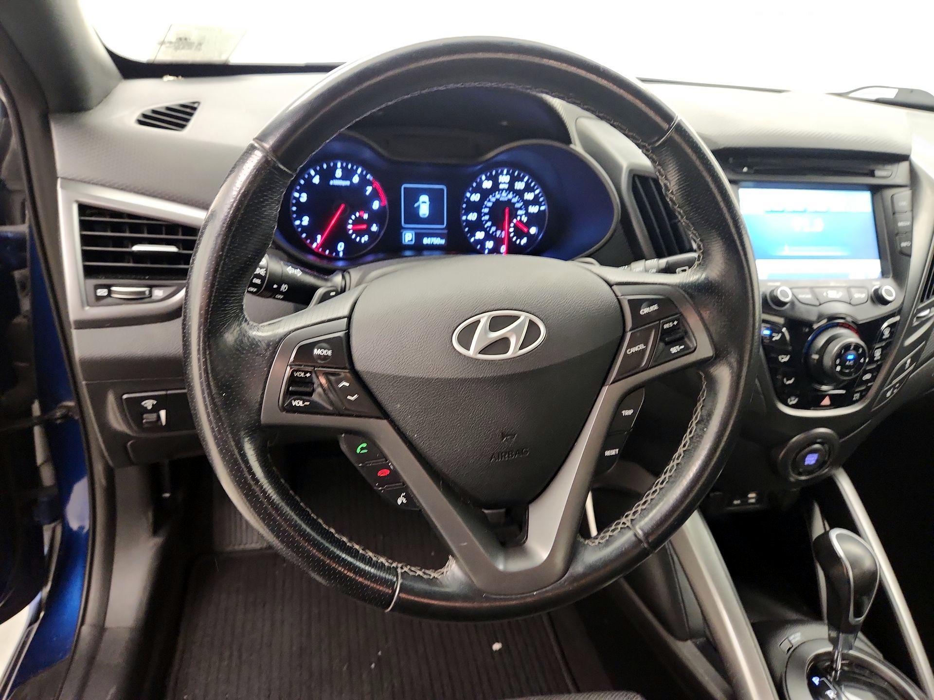Thumbnail: 2016 Hyundai Veloster - 10