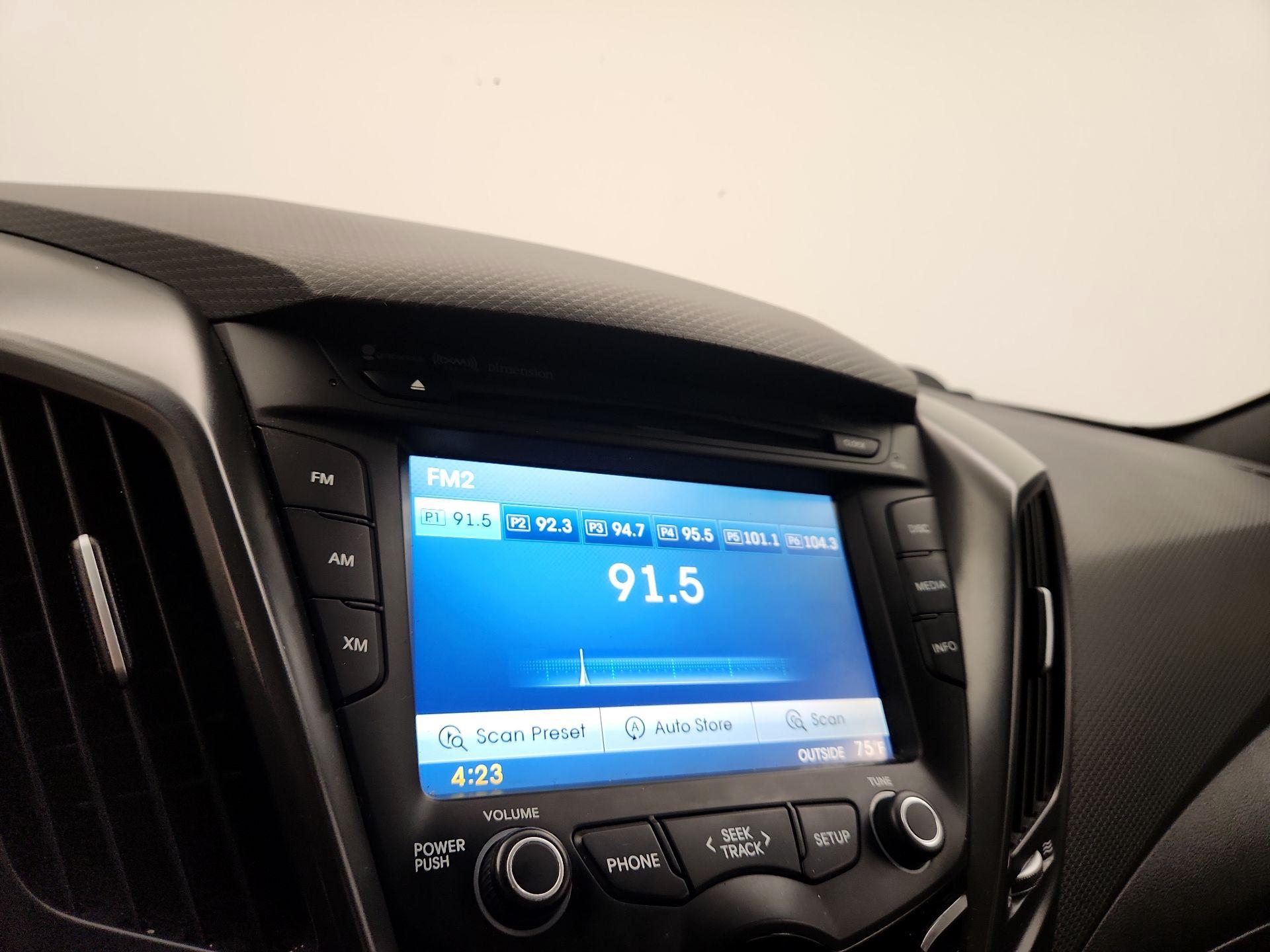 Thumbnail: 2016 Hyundai Veloster - 15