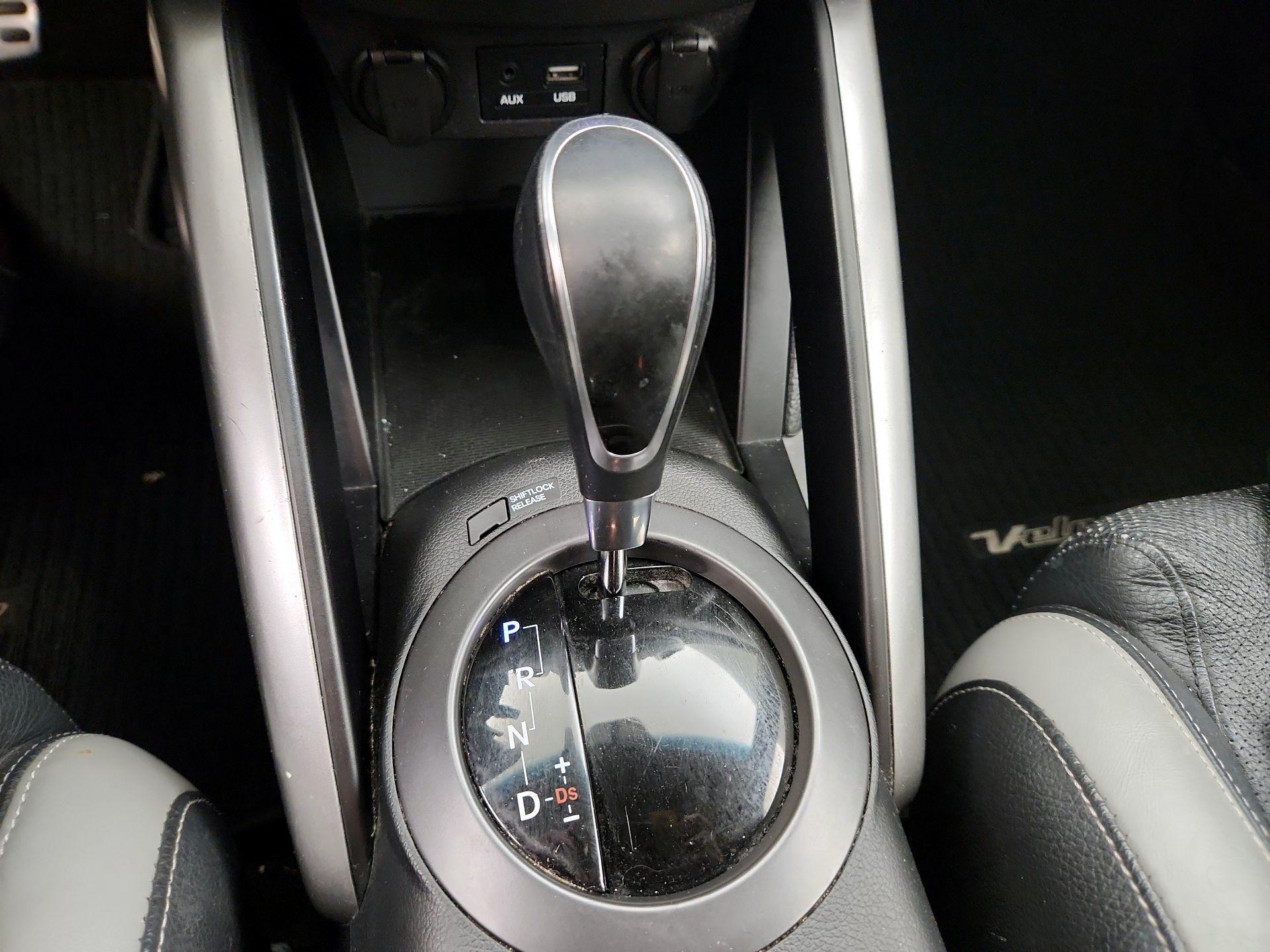 Thumbnail: 2016 Hyundai Veloster - 17