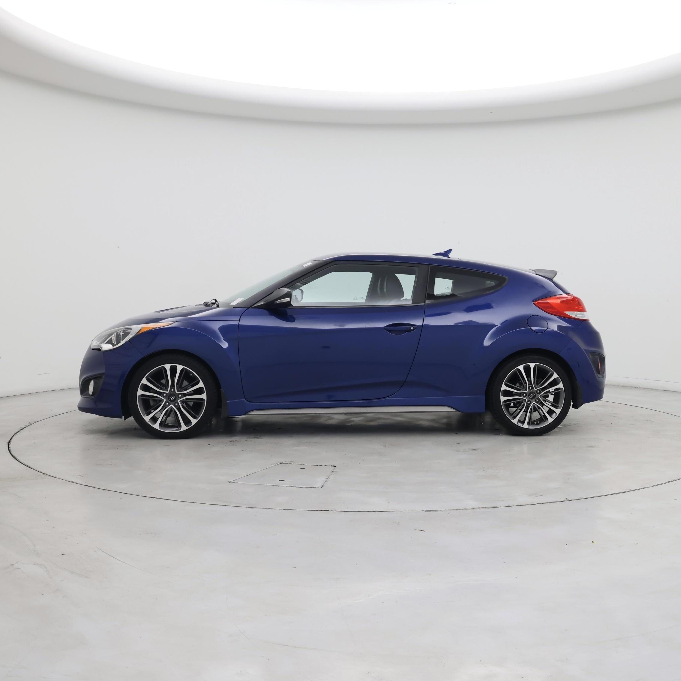 Thumbnail: 2016 Hyundai Veloster - 3