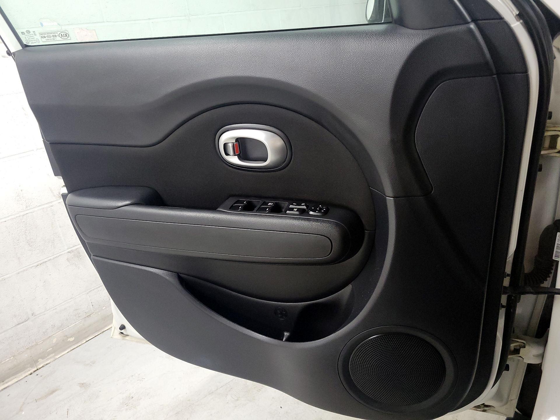 Thumbnail: 2016 Kia Soul - 12