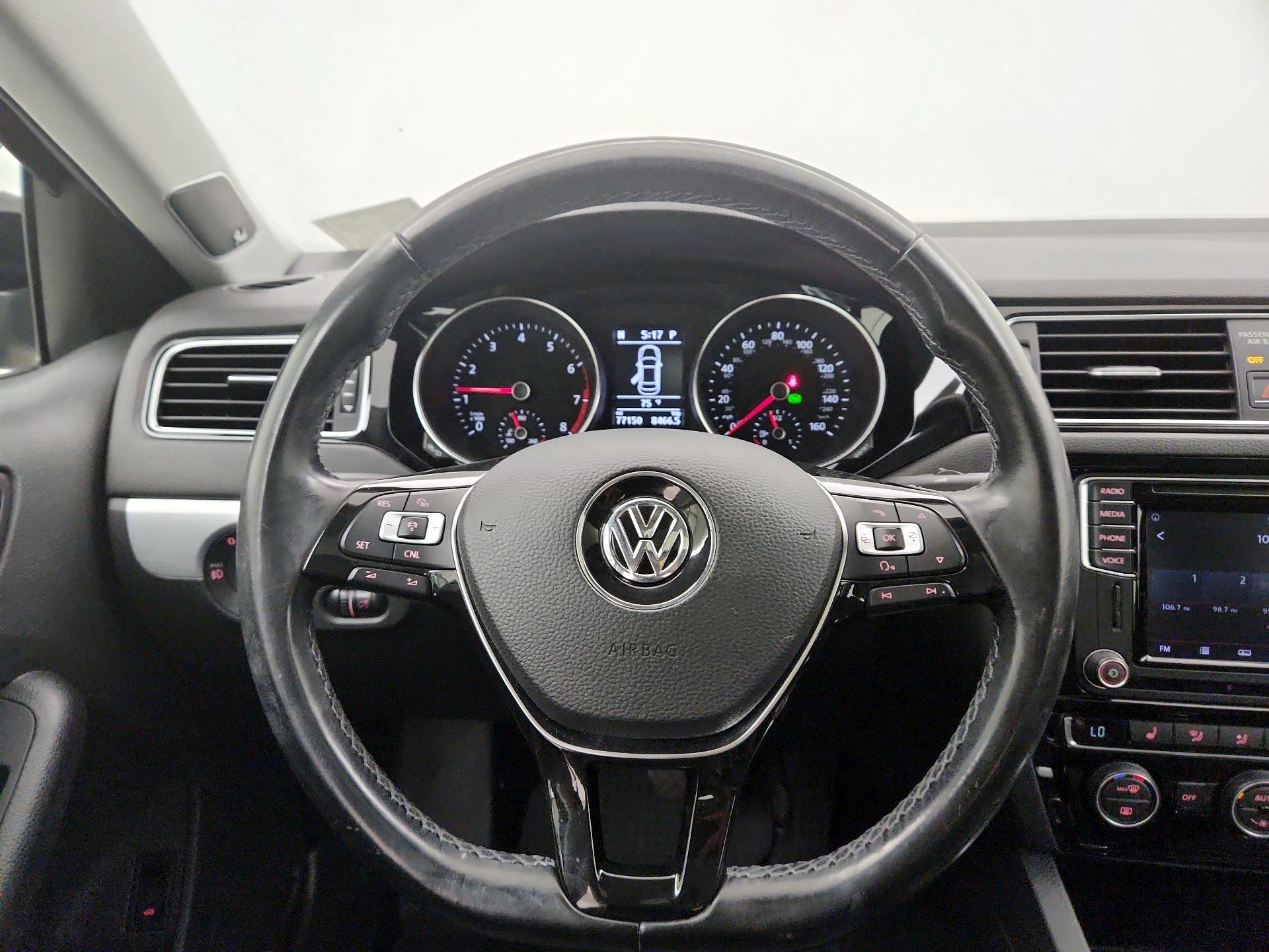 Thumbnail: 2018 Volkswagen Jetta - 10