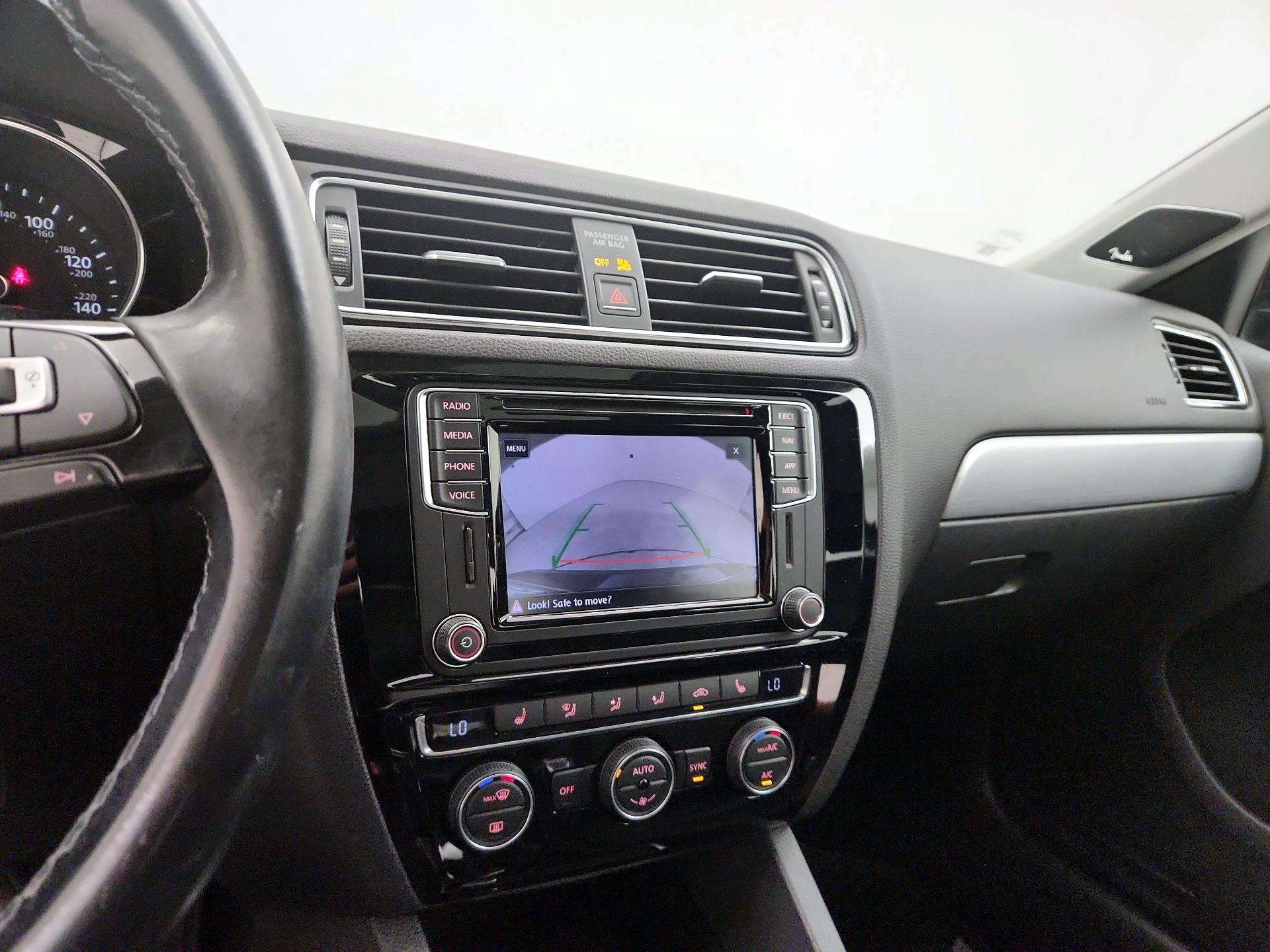 Thumbnail: 2018 Volkswagen Jetta - 14