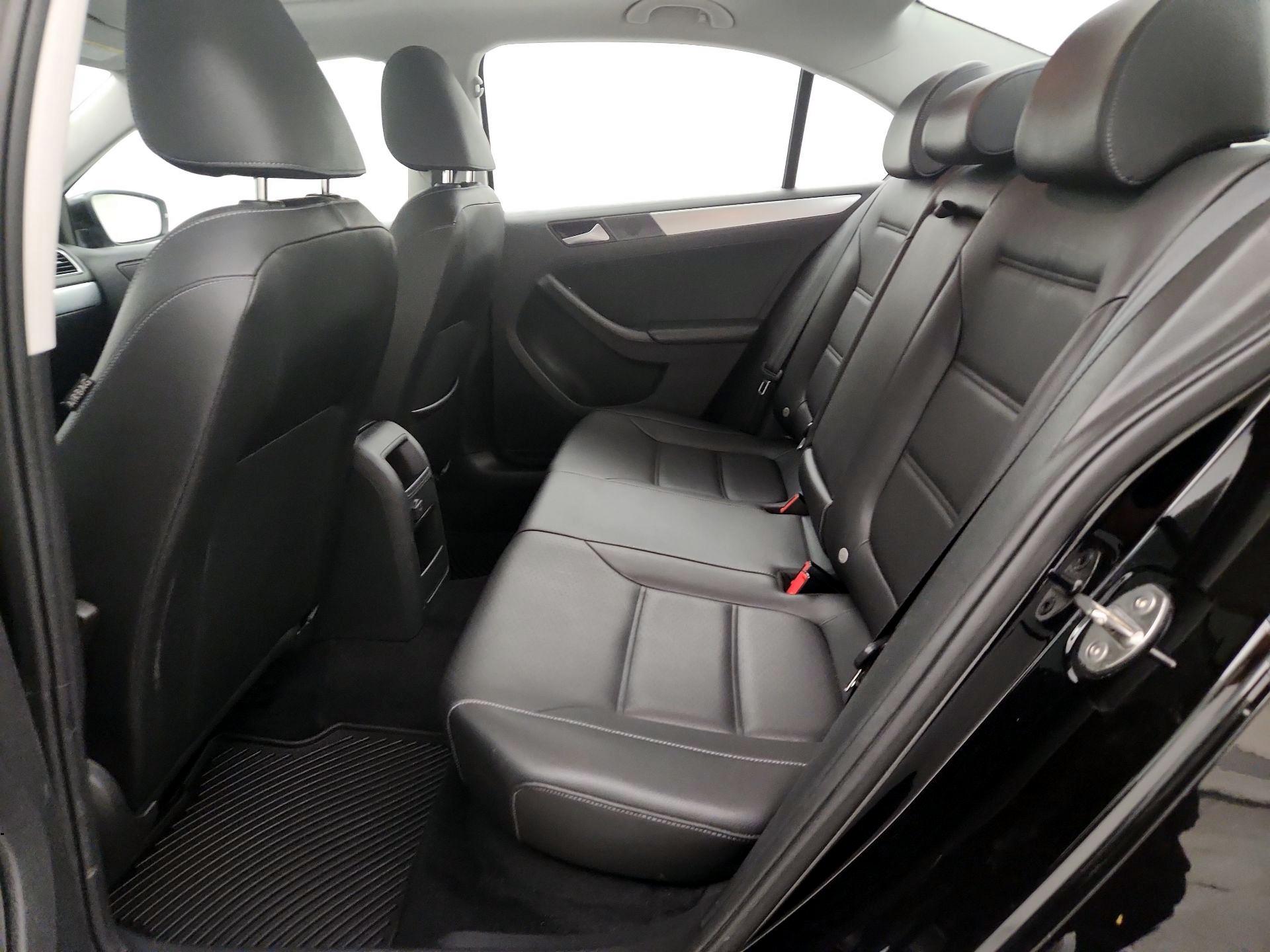 Thumbnail: 2018 Volkswagen Jetta - 20