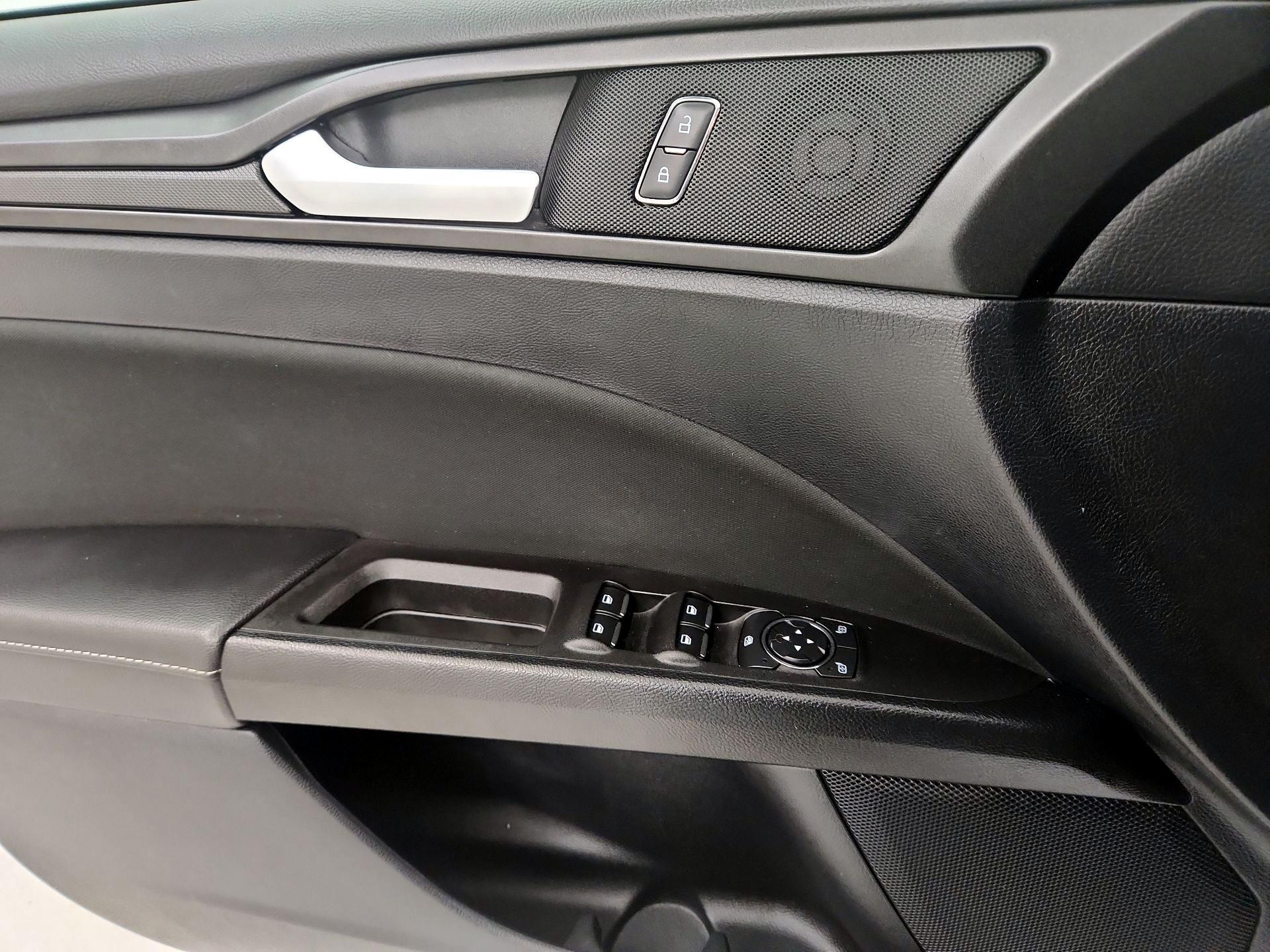Thumbnail: 2018 Ford Fusion - 12