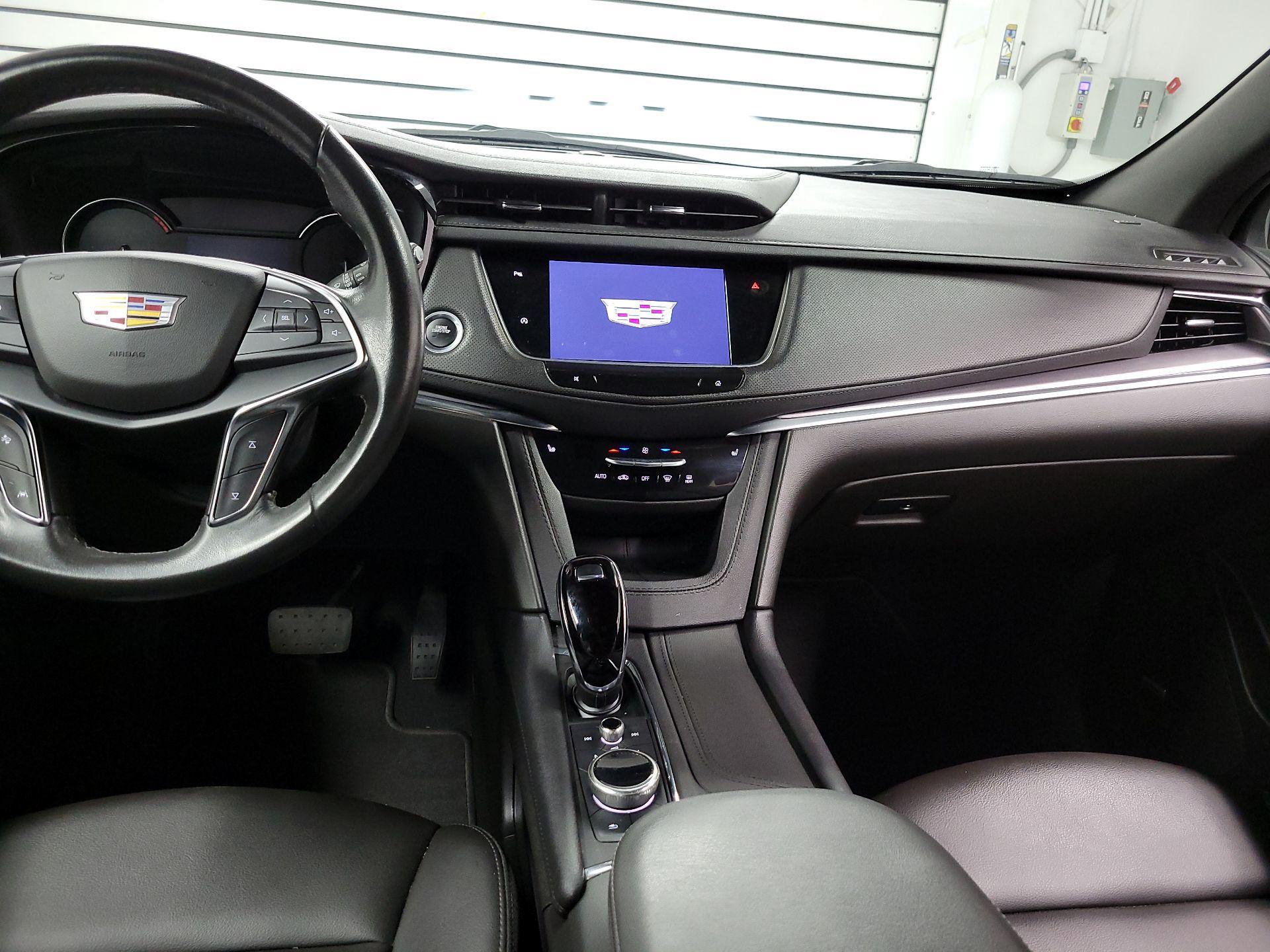 Thumbnail: 2023 Cadillac XT5 - 9