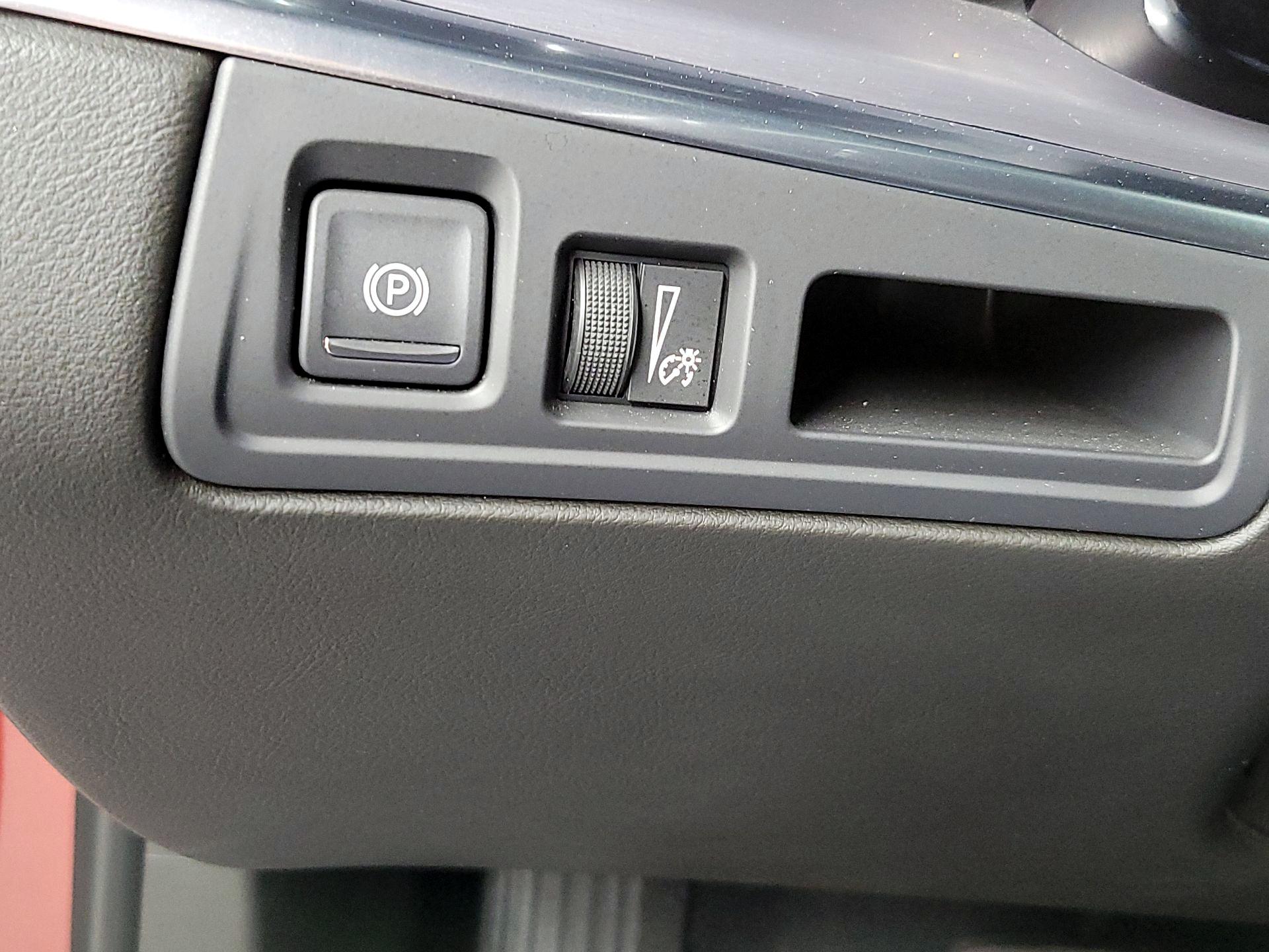 Thumbnail: 2023 Cadillac XT5 - 13