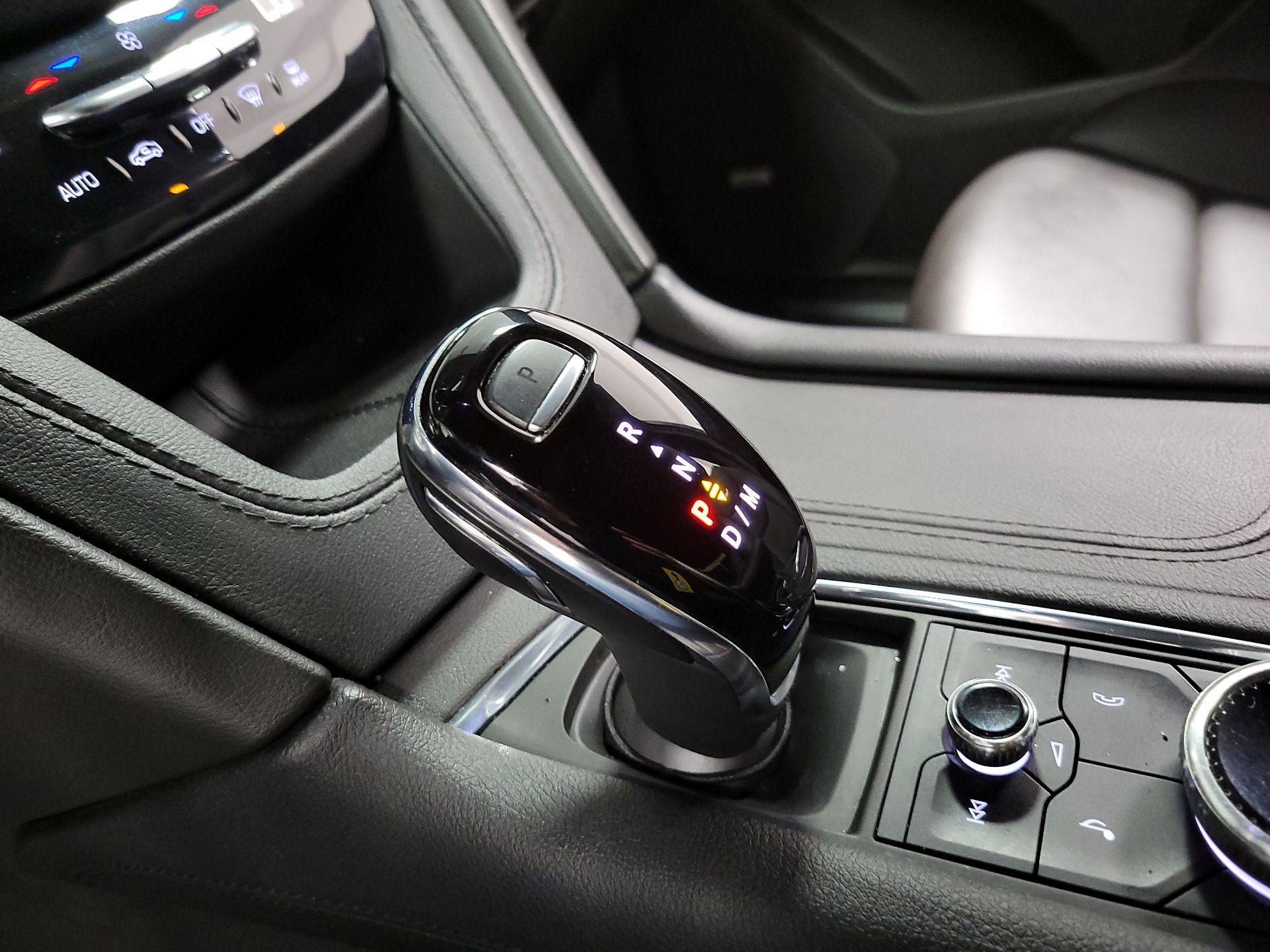 Thumbnail: 2023 Cadillac XT5 - 17