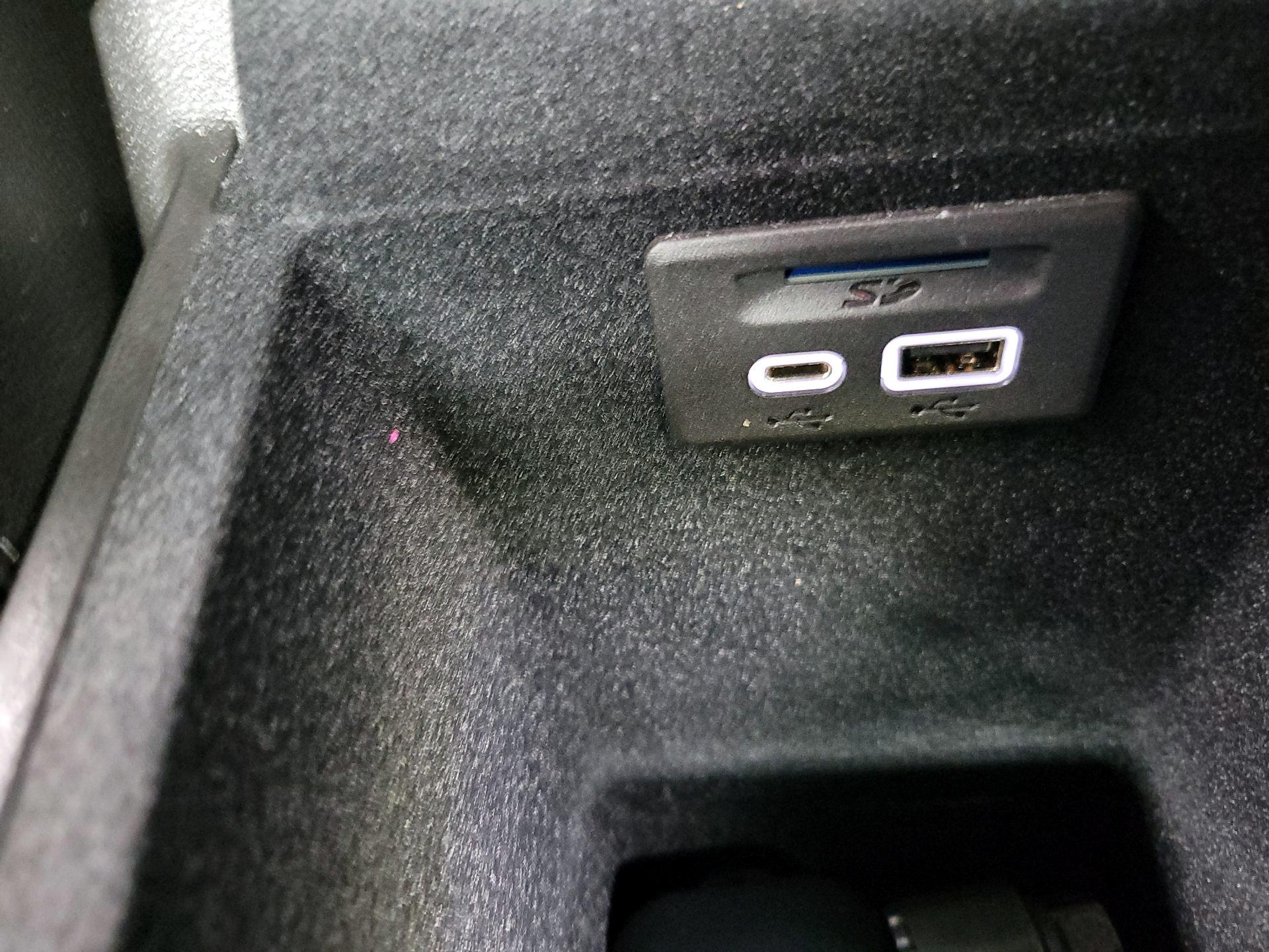 Thumbnail: 2023 Cadillac XT5 - 18