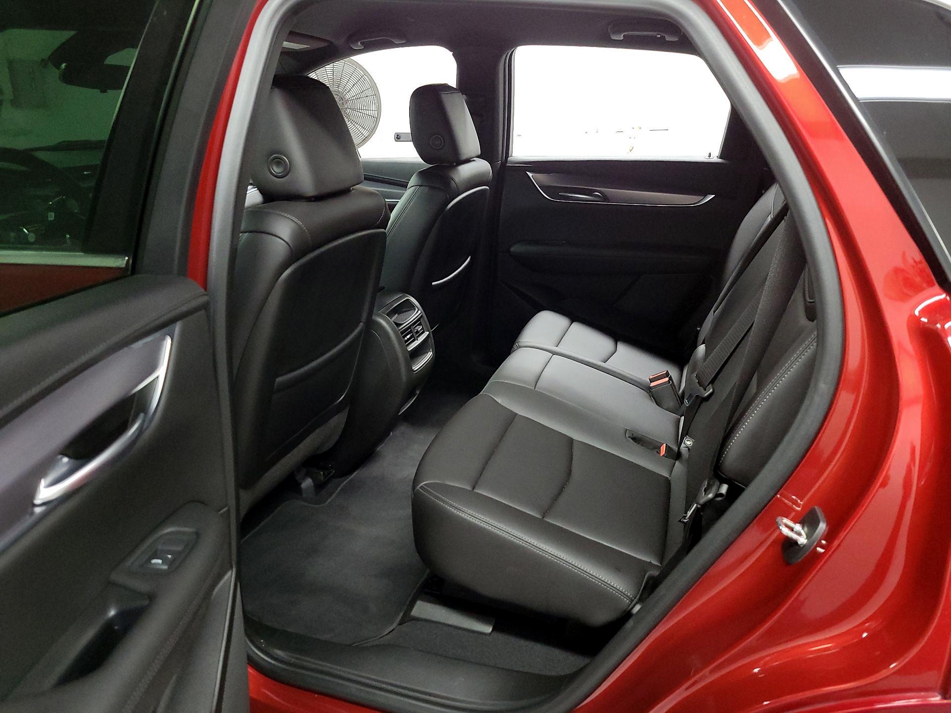 Thumbnail: 2023 Cadillac XT5 - 19