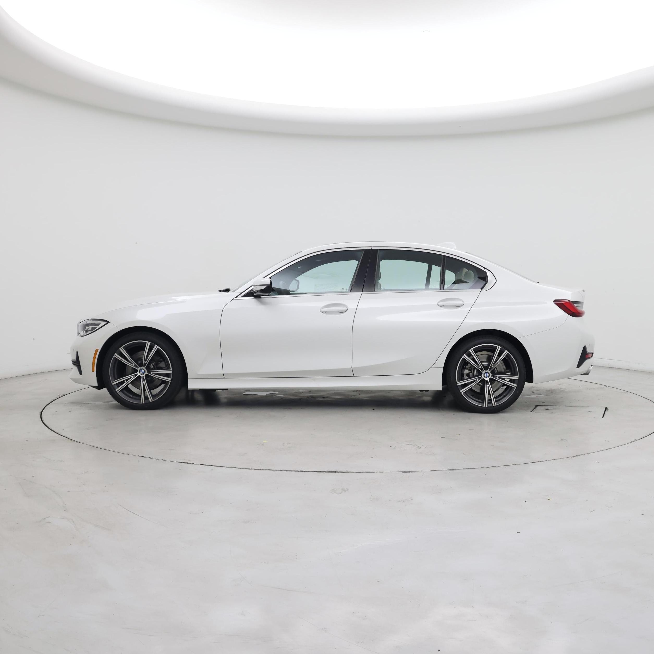 Thumbnail: 2022 BMW 3 Series - 3