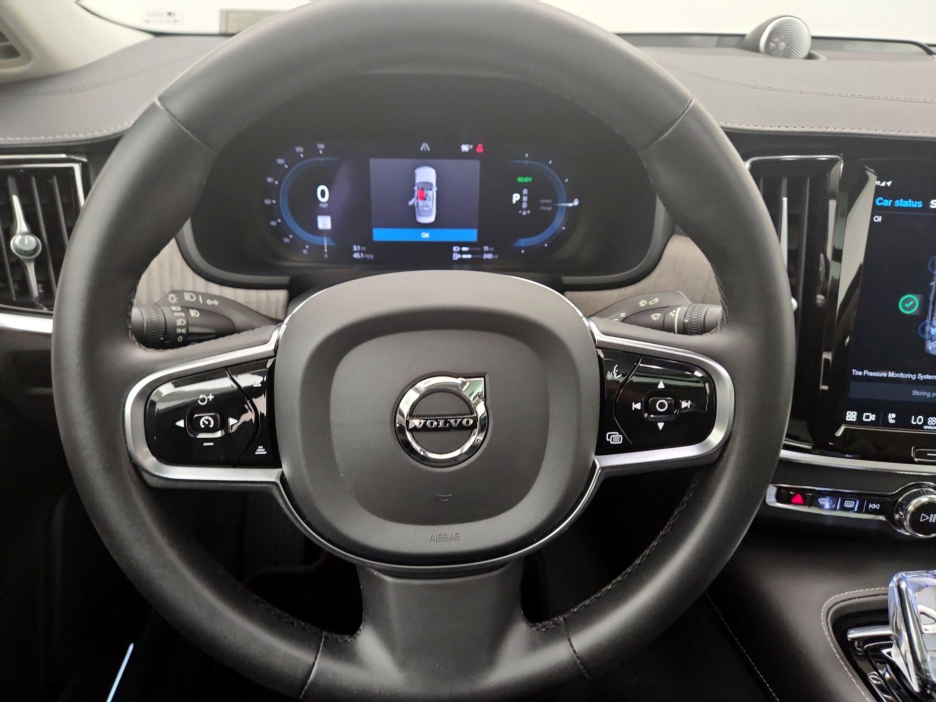 Thumbnail: 2023 Volvo S90 - 10