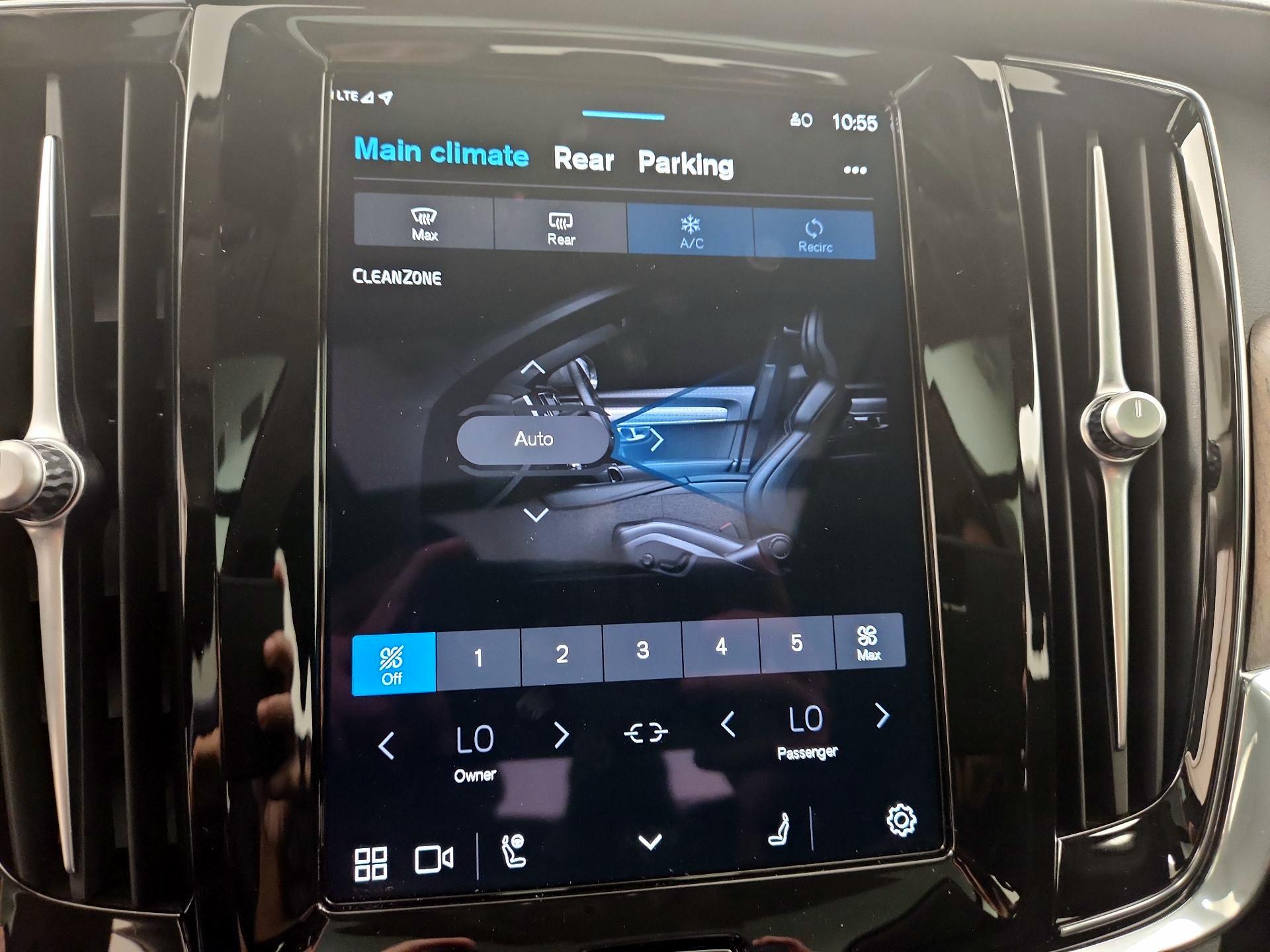 Thumbnail: 2023 Volvo S90 - 17
