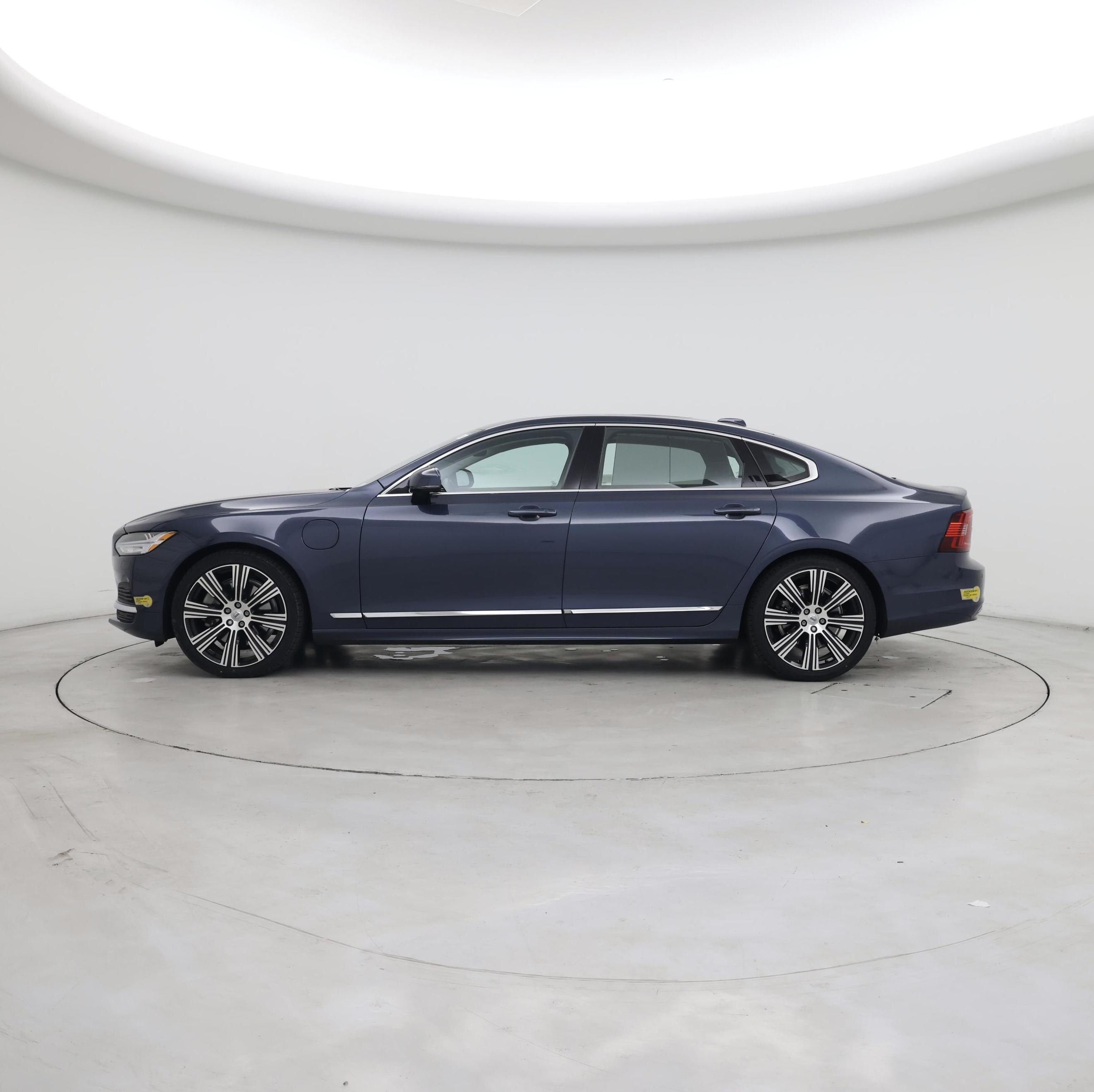 Thumbnail: 2023 Volvo S90 - 3