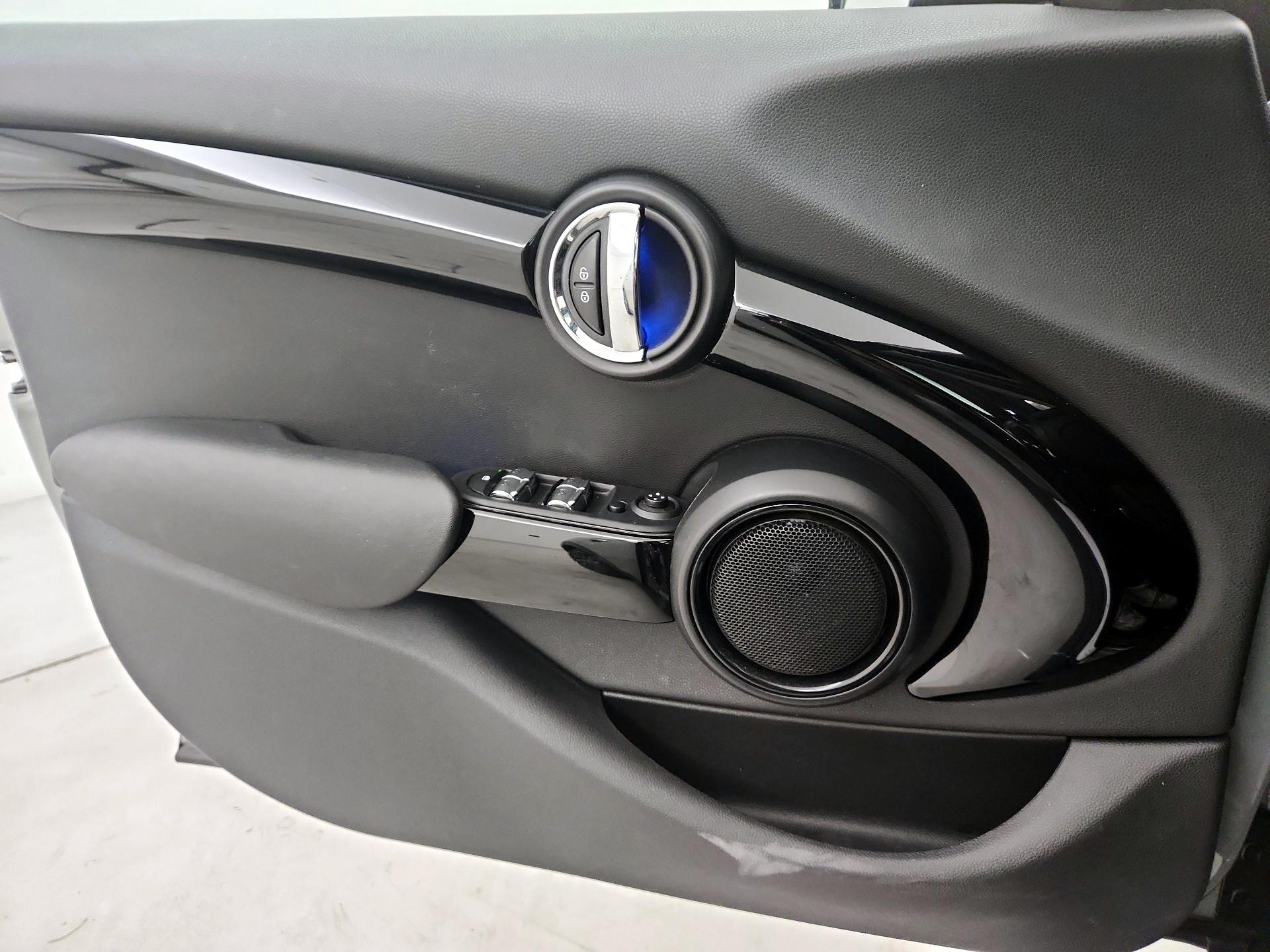 Thumbnail: 2019 MINI Cooper Hardtop - 12