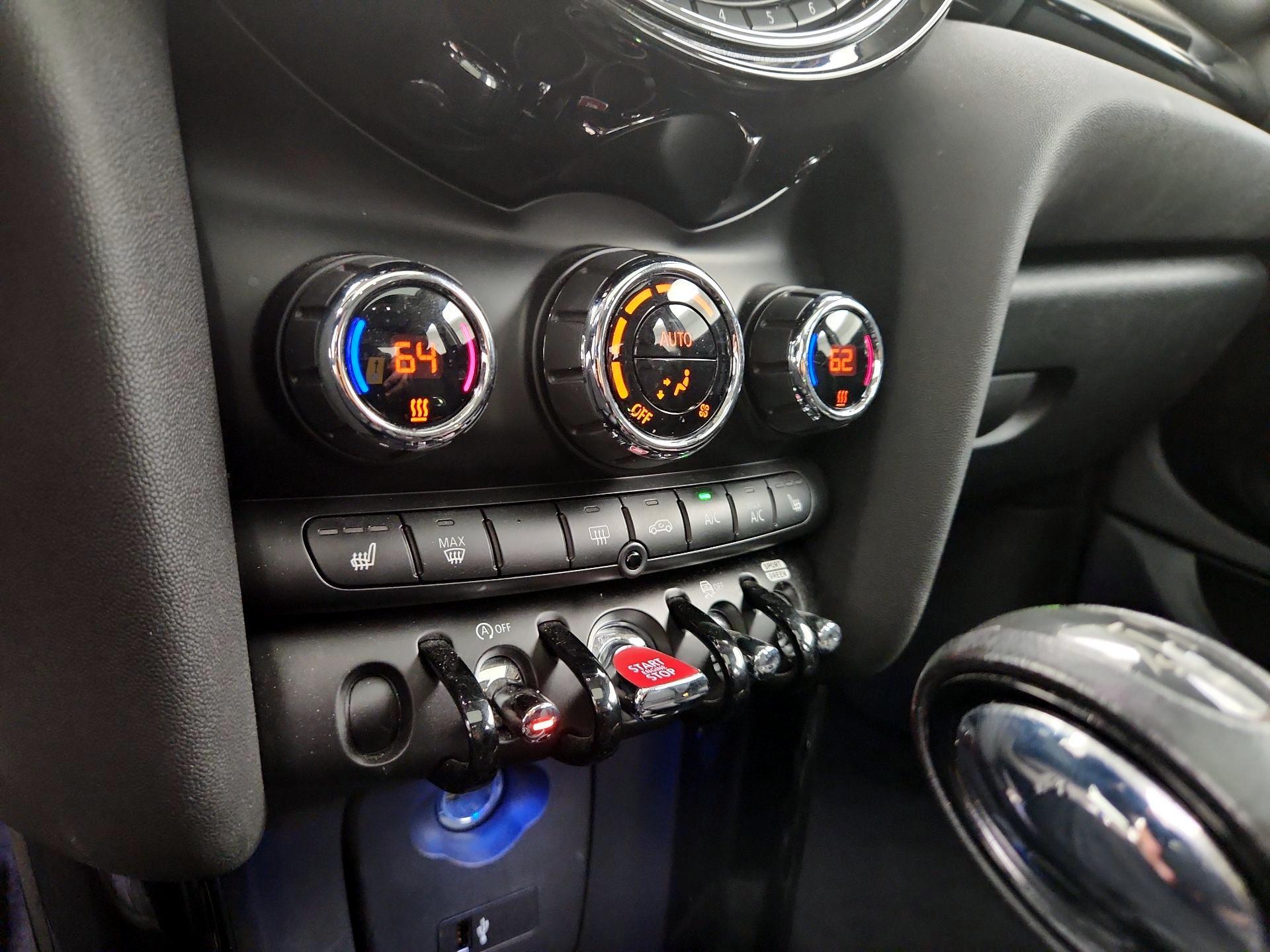 Thumbnail: 2019 MINI Cooper Hardtop - 16